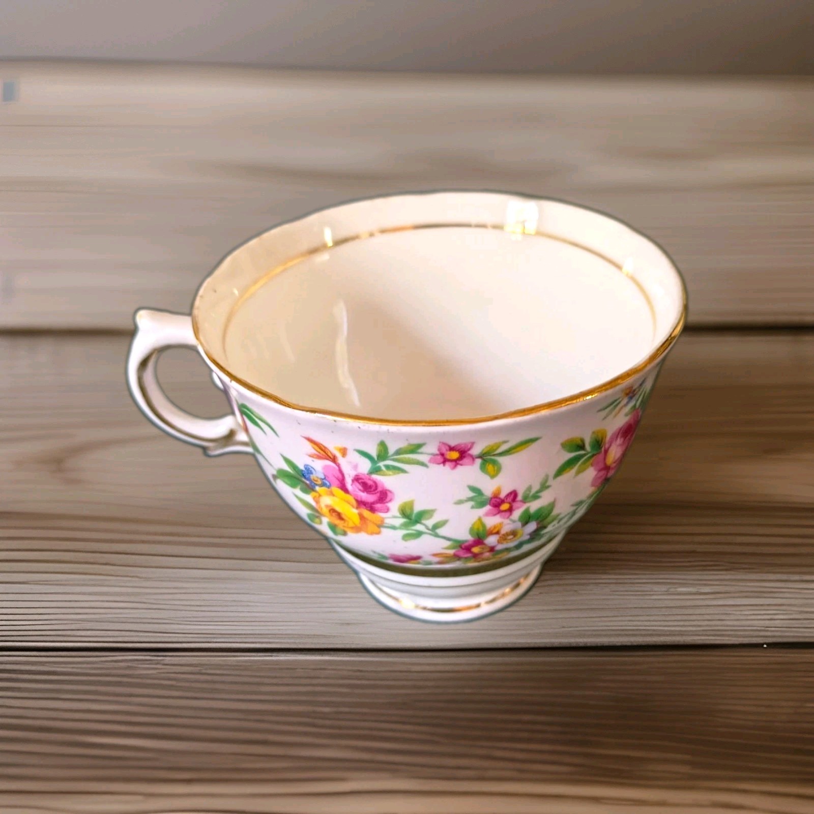 2 Colclough Bone China Floral Tea Cups w/ Handle Gold Trim Made in England