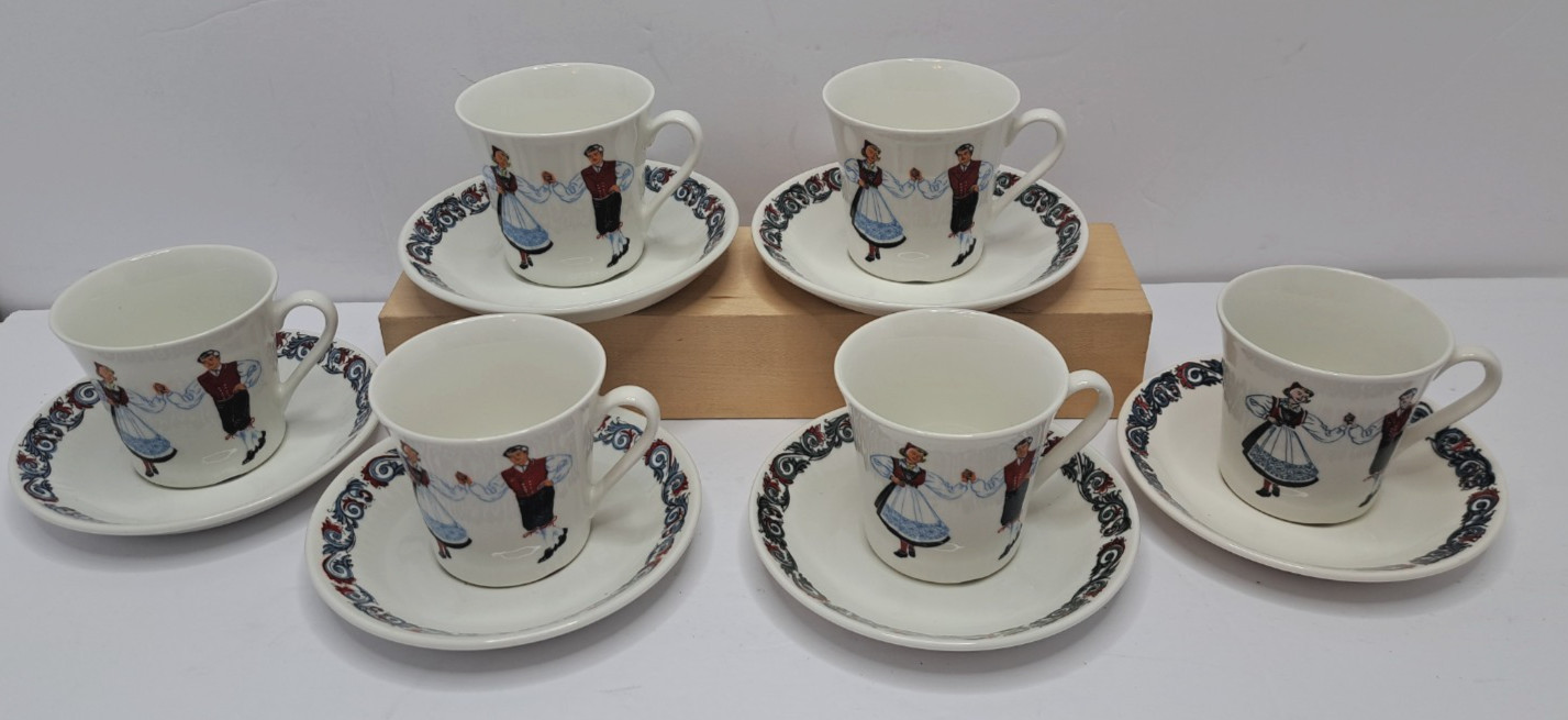 Figgjo Norway 17 Pc Set Hardanger Dancers 6 Ea Cup / Saucer 3 Salad Plate Tray +