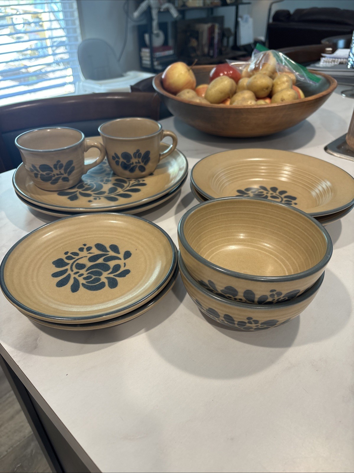 PFALTZGRAFF USA DINNERWARE SERVES 2