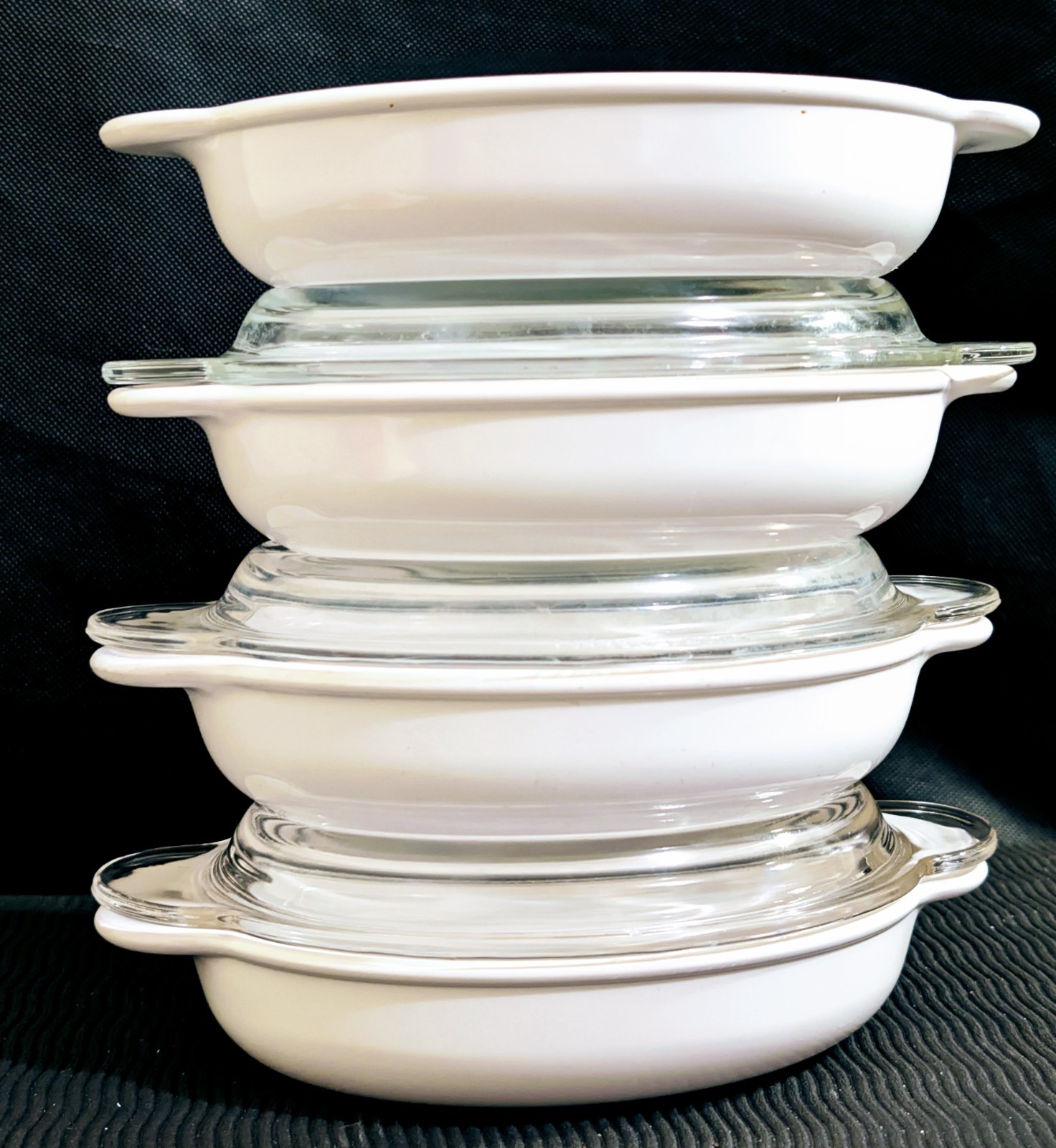 VTG Corning P-14-B Oval Grab-its 400 mL w/ PYREX Lids P-14-C