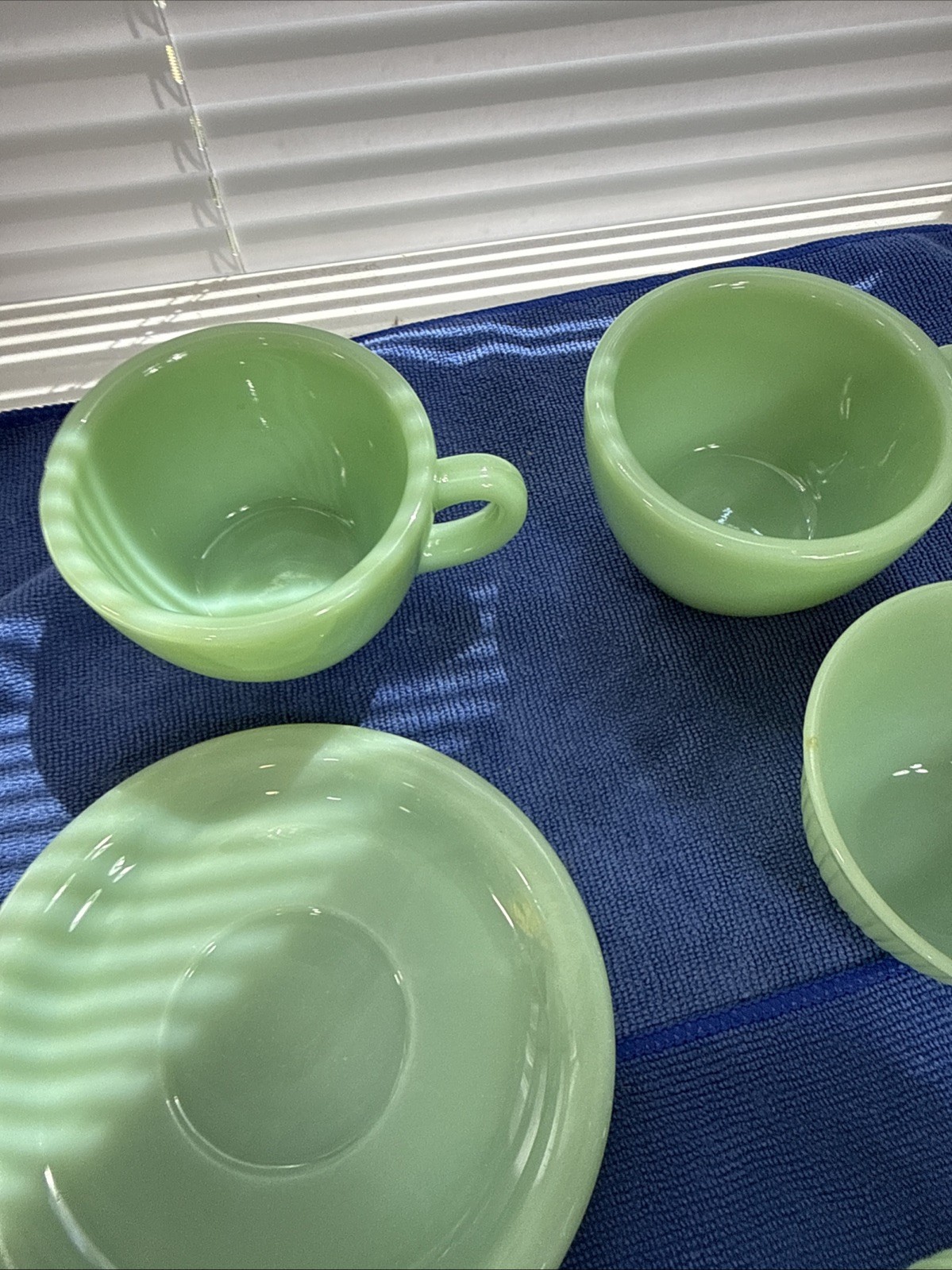 Mixed Lot Of 17 Vintage Fire King Jadeite Ware Pieces