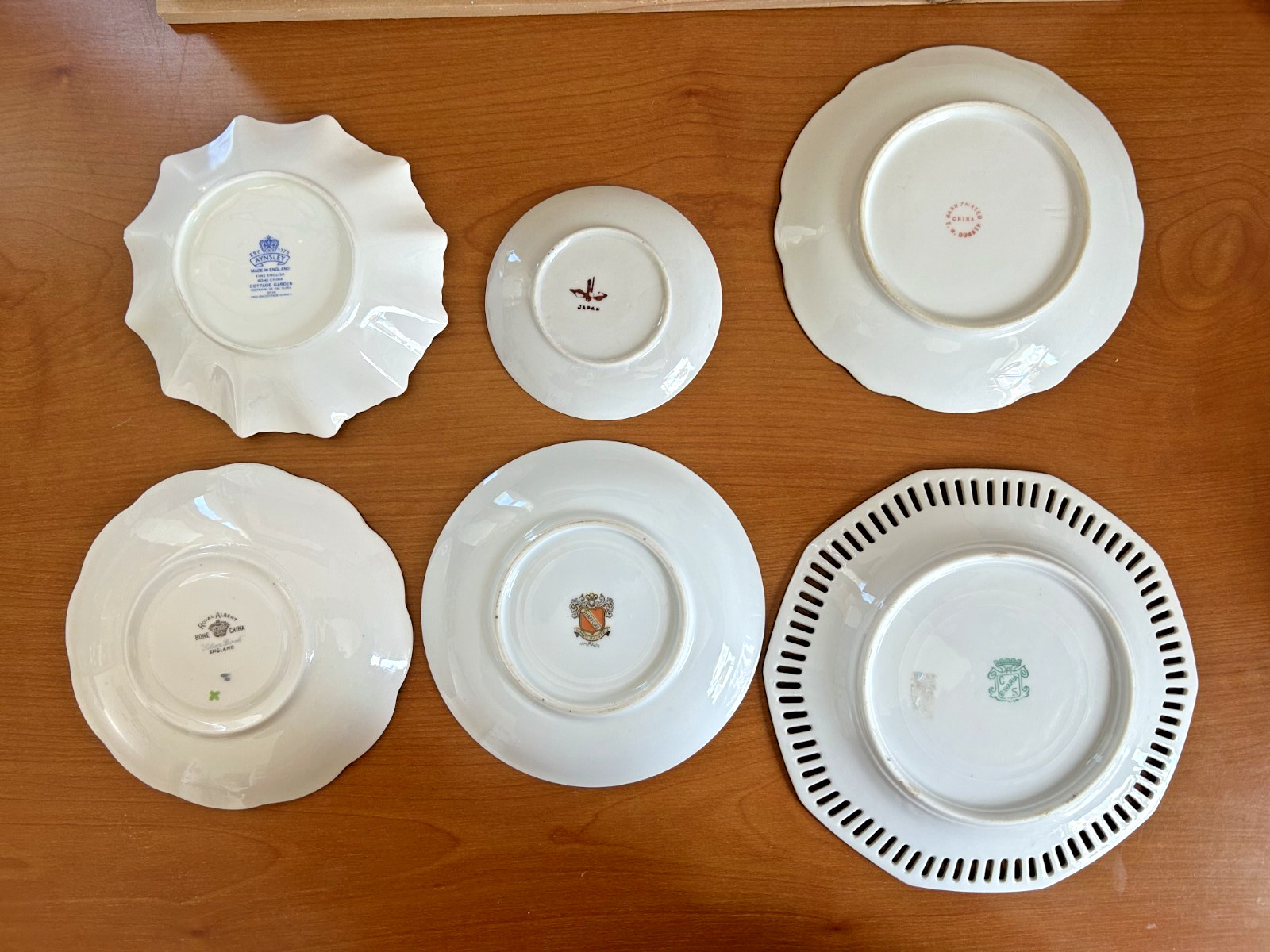 Lot: 6 Vintage Floral Variety Cottage Core Wall Plate Decor 10″ & Smaller