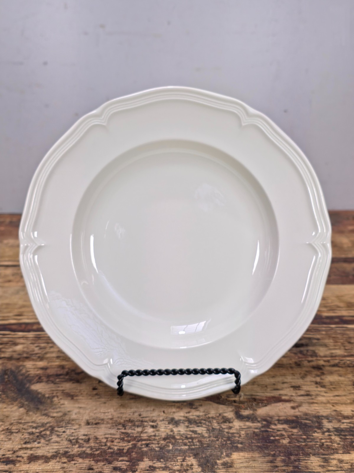 Villeroy & Boch Manoir Large Rim Soup Bowl 9″