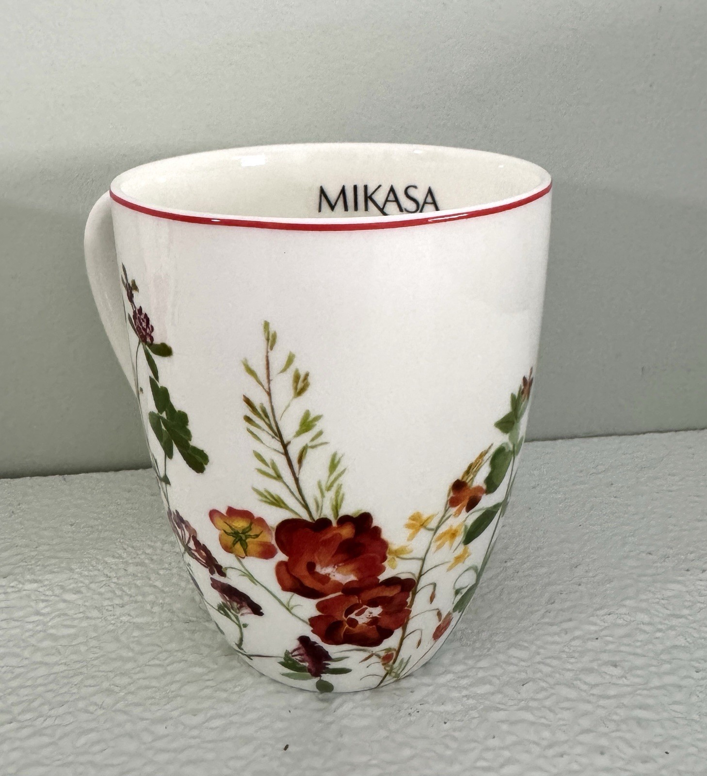 New Mikasa Wildflower Garden Red Set of 4 Cups Mugs Bone China 12 oz 4″ New