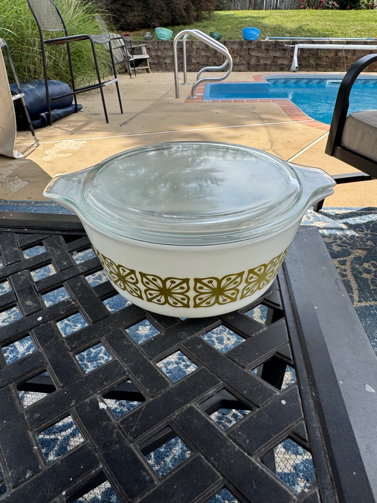 Vintage Pyrex Verde Green Square Flowers Casserole Dish With Lid 474-B 1 1/2 QT