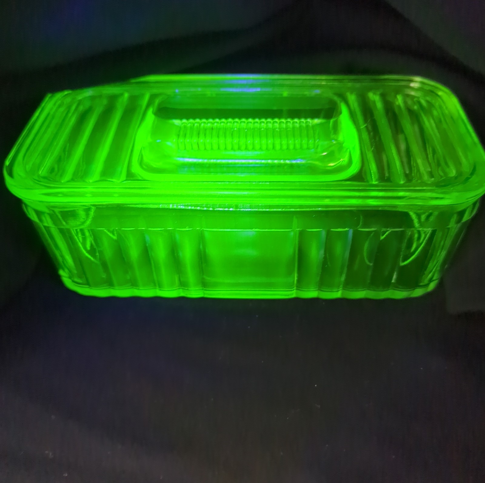 1930s Green Depression Uranium Vaseline Glass Ribbed Frig Dish/Lid 8.5”