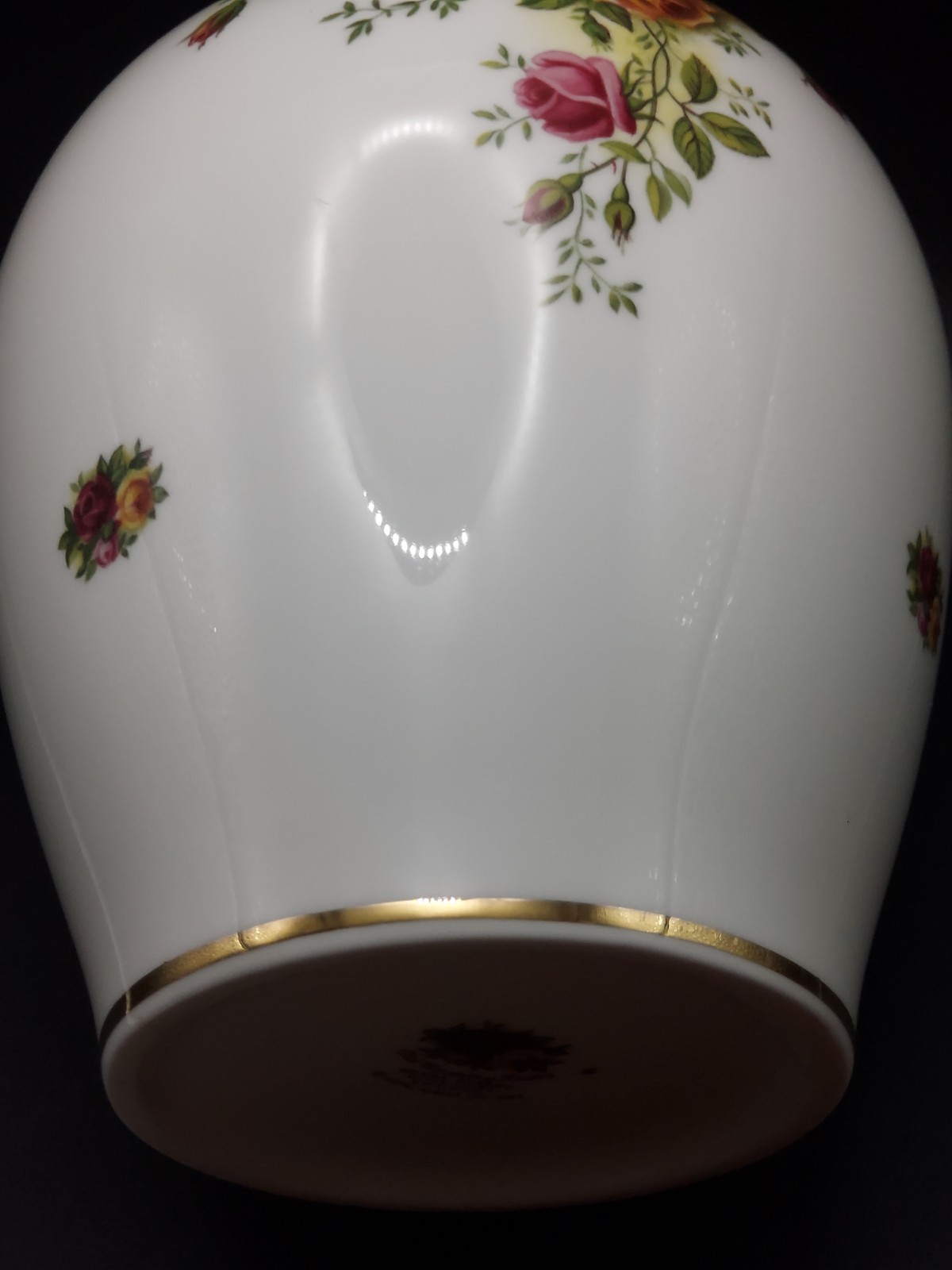Royal Albert OLD COUNTRY ROSES – 7” GINGER JAR w/LID 1962 Bone China ENGLAND