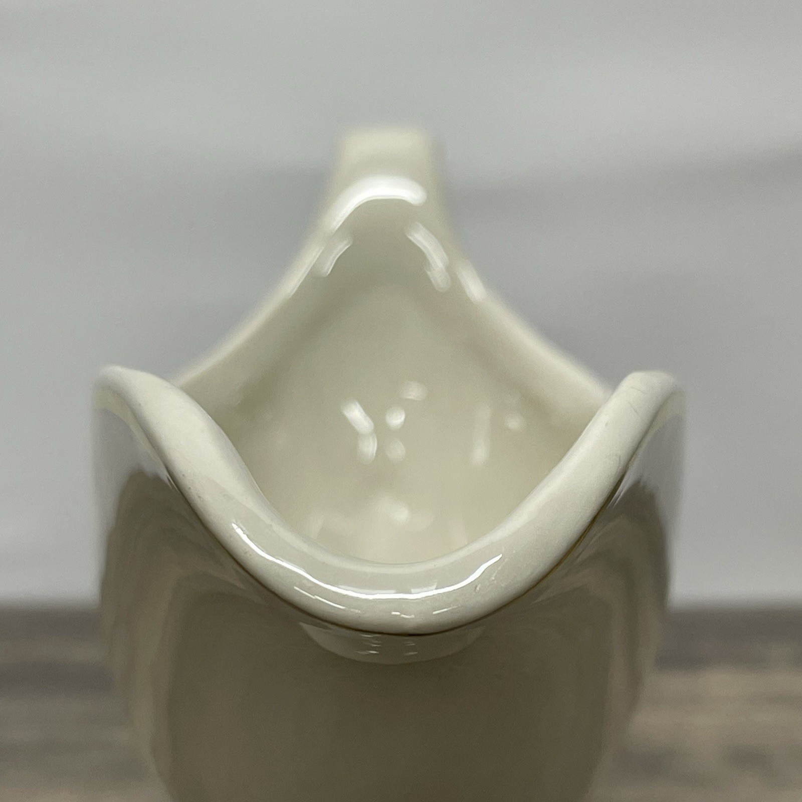 Vtg Mayer China Ivory Gravy Boat Gold Trim Beaver Falls PA #479 Restaurant Ware