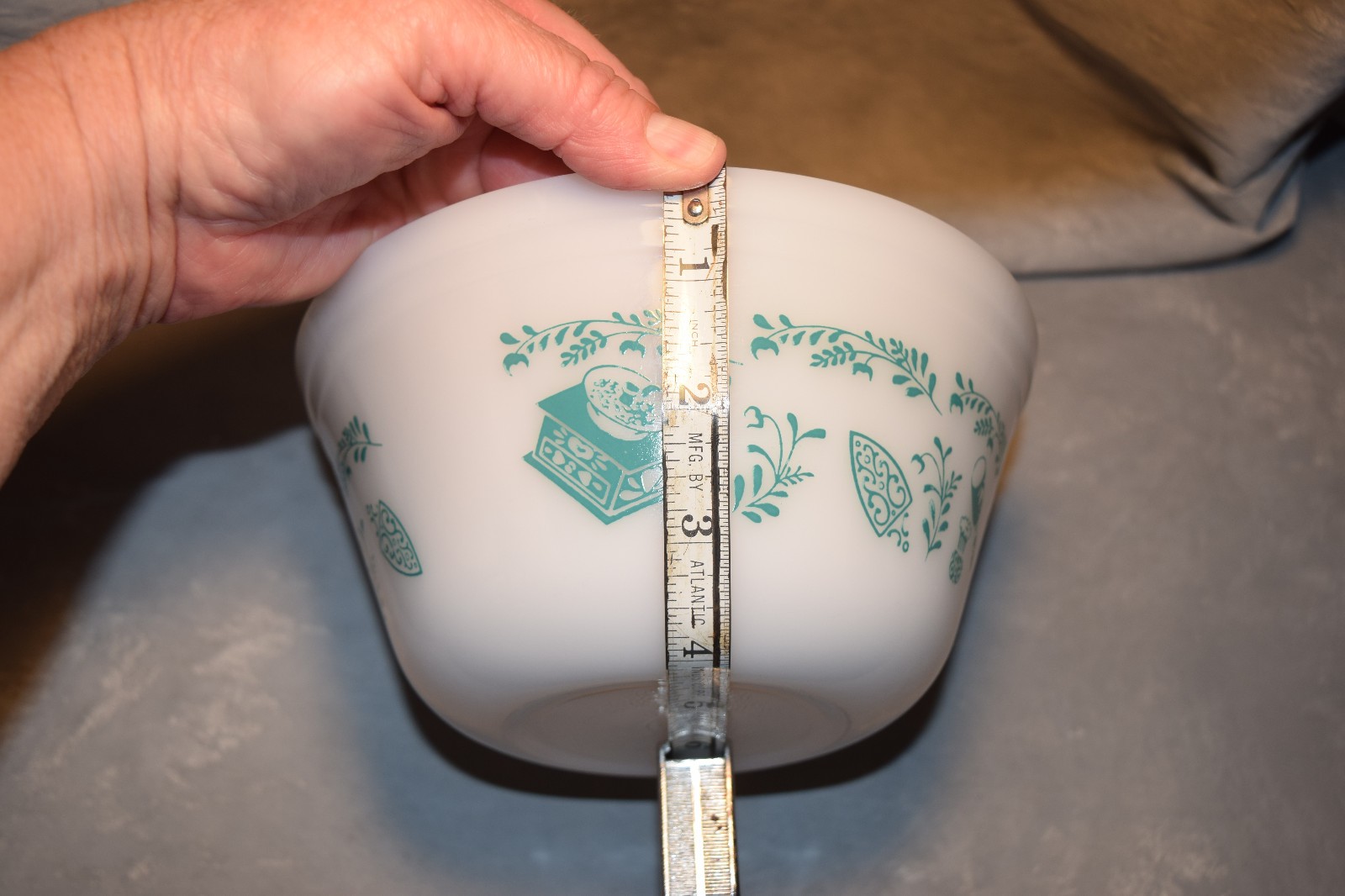 Federal Glass Mixing Bowl. Heat Proof, Homestead/Scandinavian Pattern