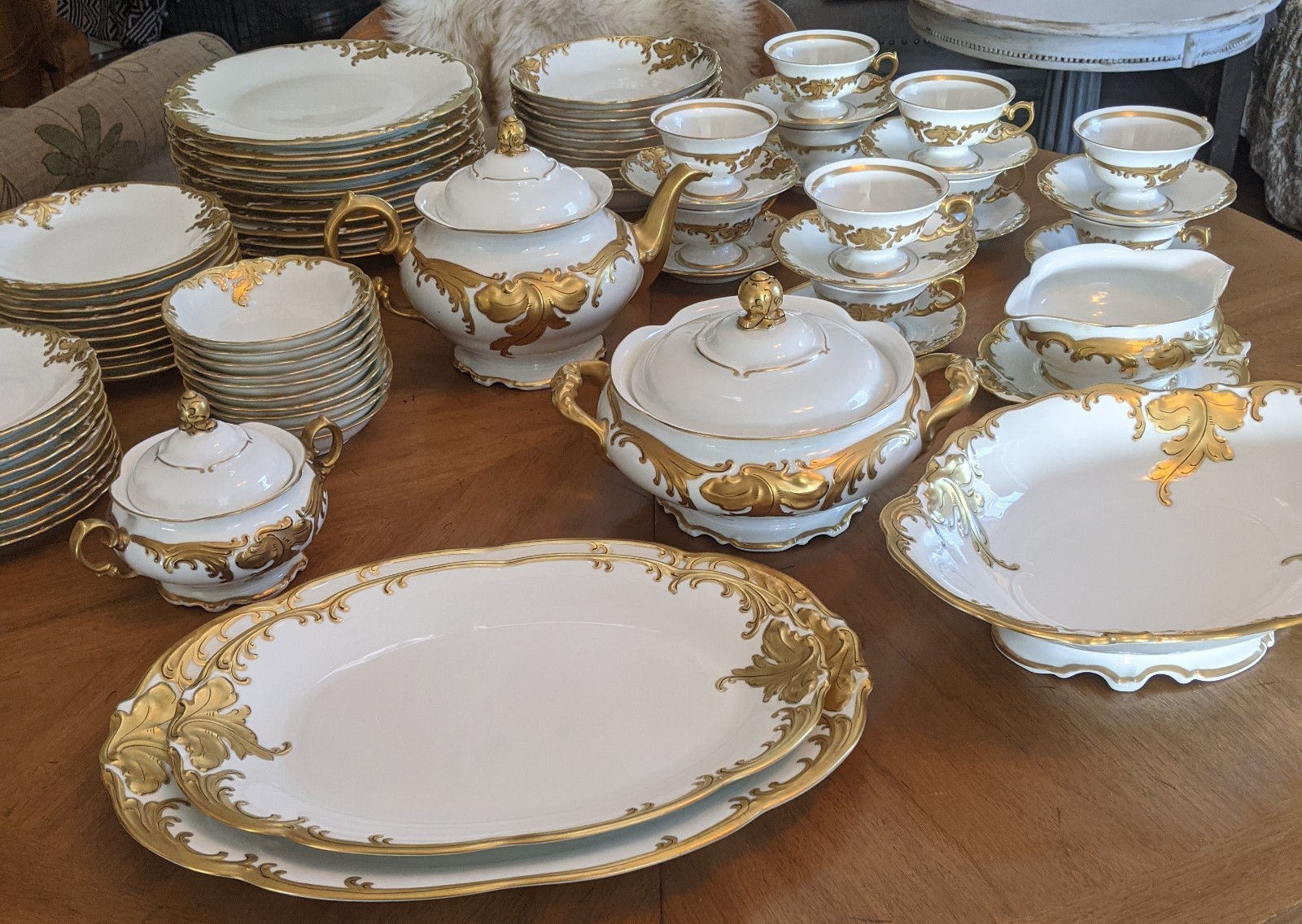 WALBRZYCH WAWEL CHINA POLAND GOLD GILDED EDGE COMPLETE SERVICE FOR 10 UNBOXED