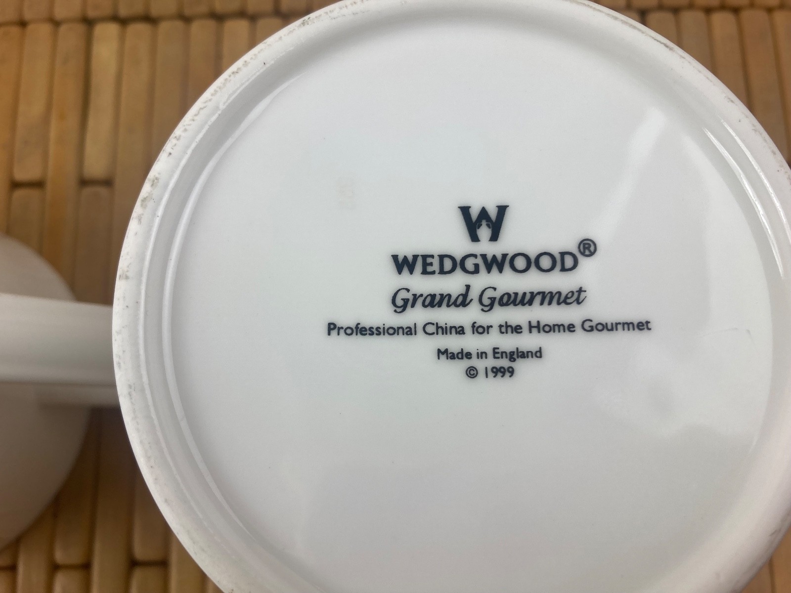 Set of 2 Large White COFFEE MUGS Wedgwood GRAND GOURMET Bone China Cups Tea