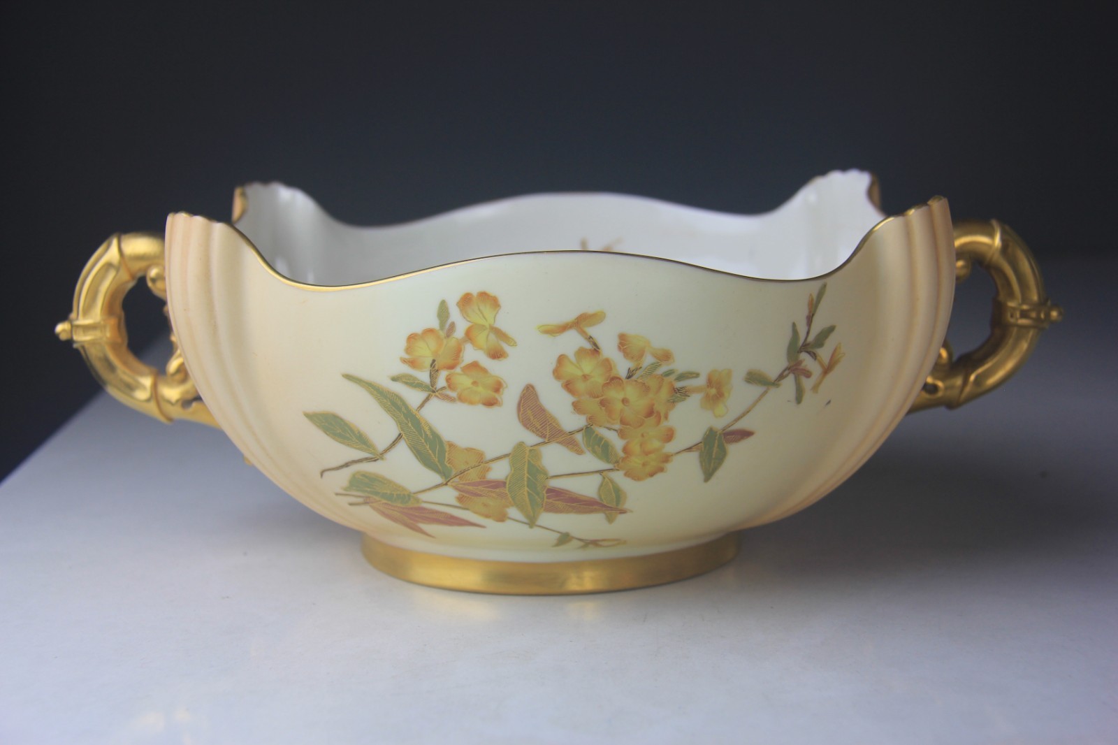 Antique Royal Worcester Large Blush Ivory Double Handled Centerpiece Bowl 1435