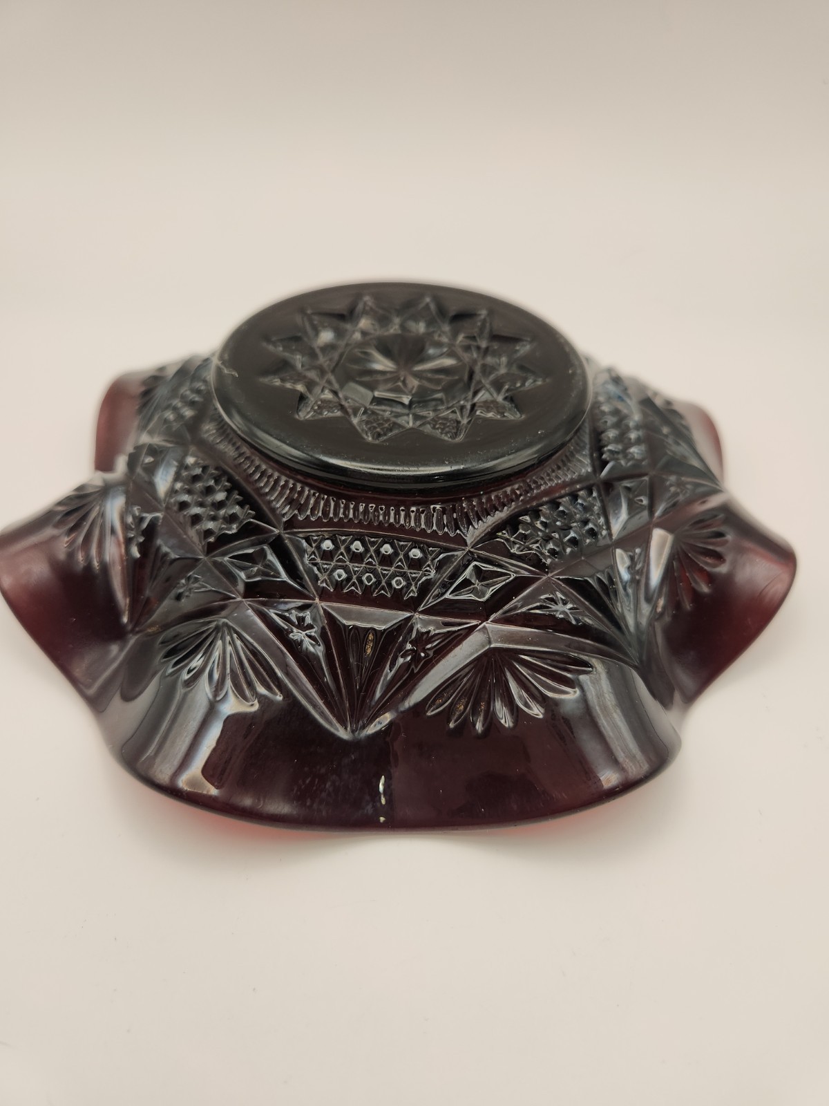 Antique Dugan Iridescent Amethyst Ski Star Pattern Carnival Glass Ruffled Bowl