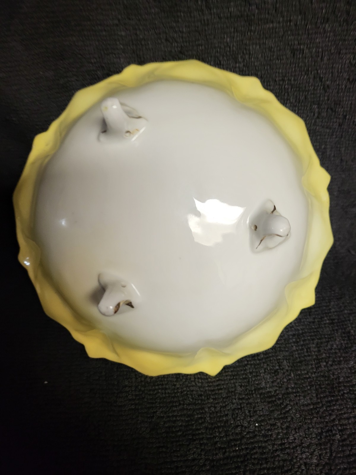 UNMARKED RS PRUSSIA 3 Footed Bowl Castle Scene 6 1/4″ ACROSS