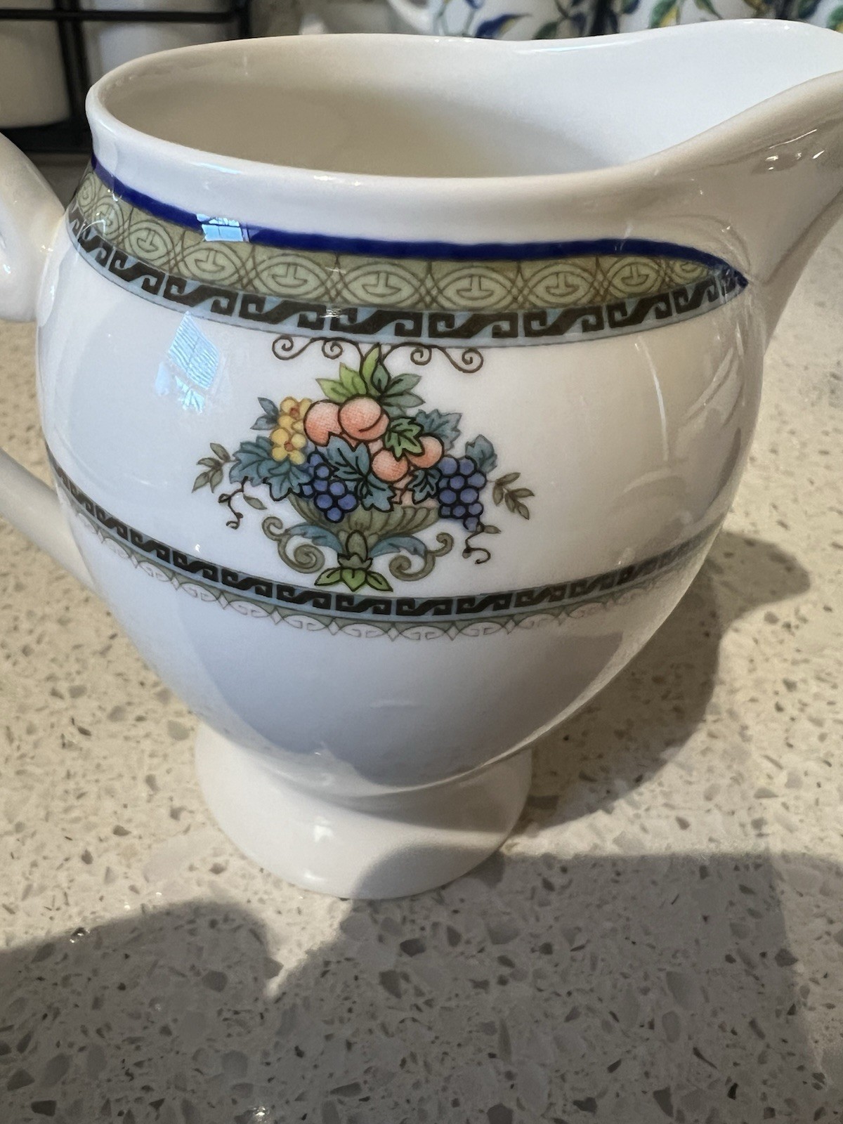 Mikasa Ultima+ Victorian Crest Creamer & Sugar Bowl with Lid Fine China HK305