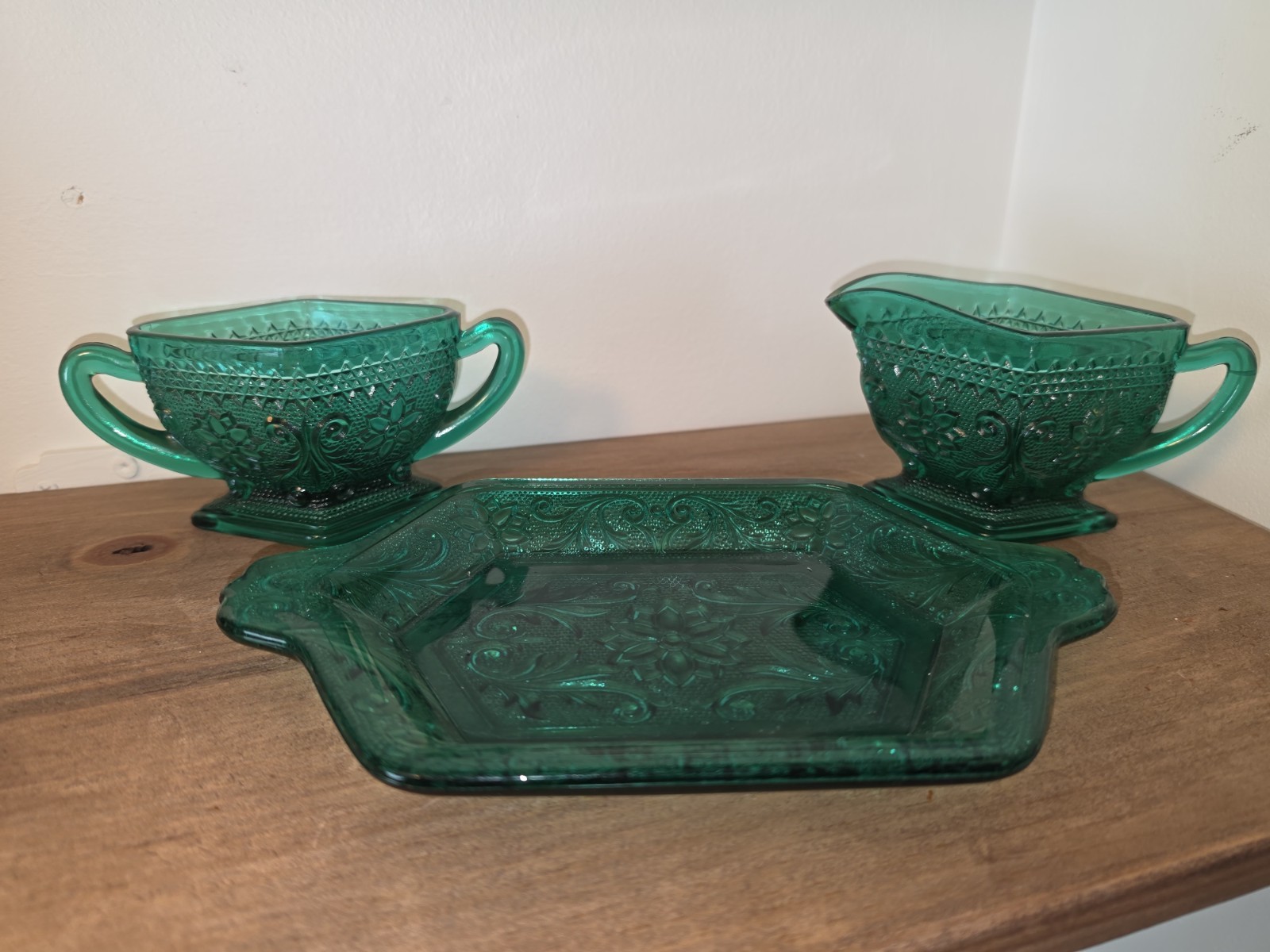 Vintage Tiara Sandwich Indiana Glass Emerald Green Creamer & Sugar Set With…