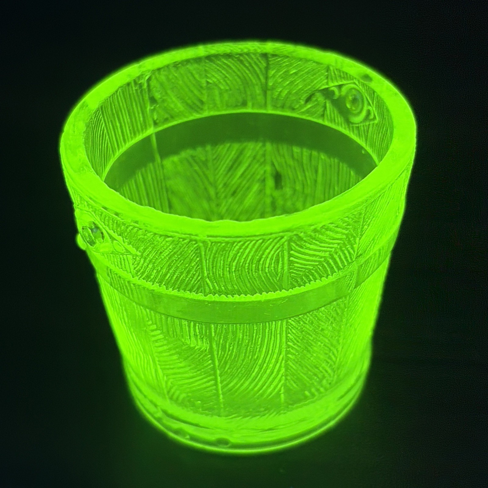Bryce Bros Old Oaken Bucket Toothpick Holder 2″ Vaseline Uranium UV Glow EAPG