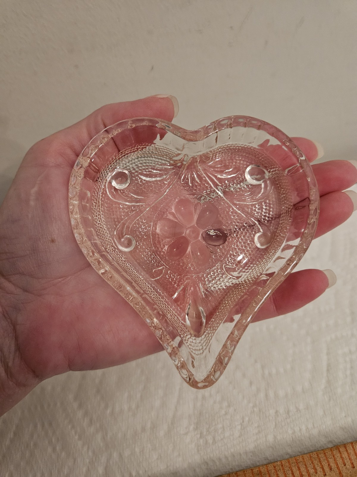 Vintage Tiara Indiana Sandwich Glass Pink Heart Shaped Trinket Dish Card Suit