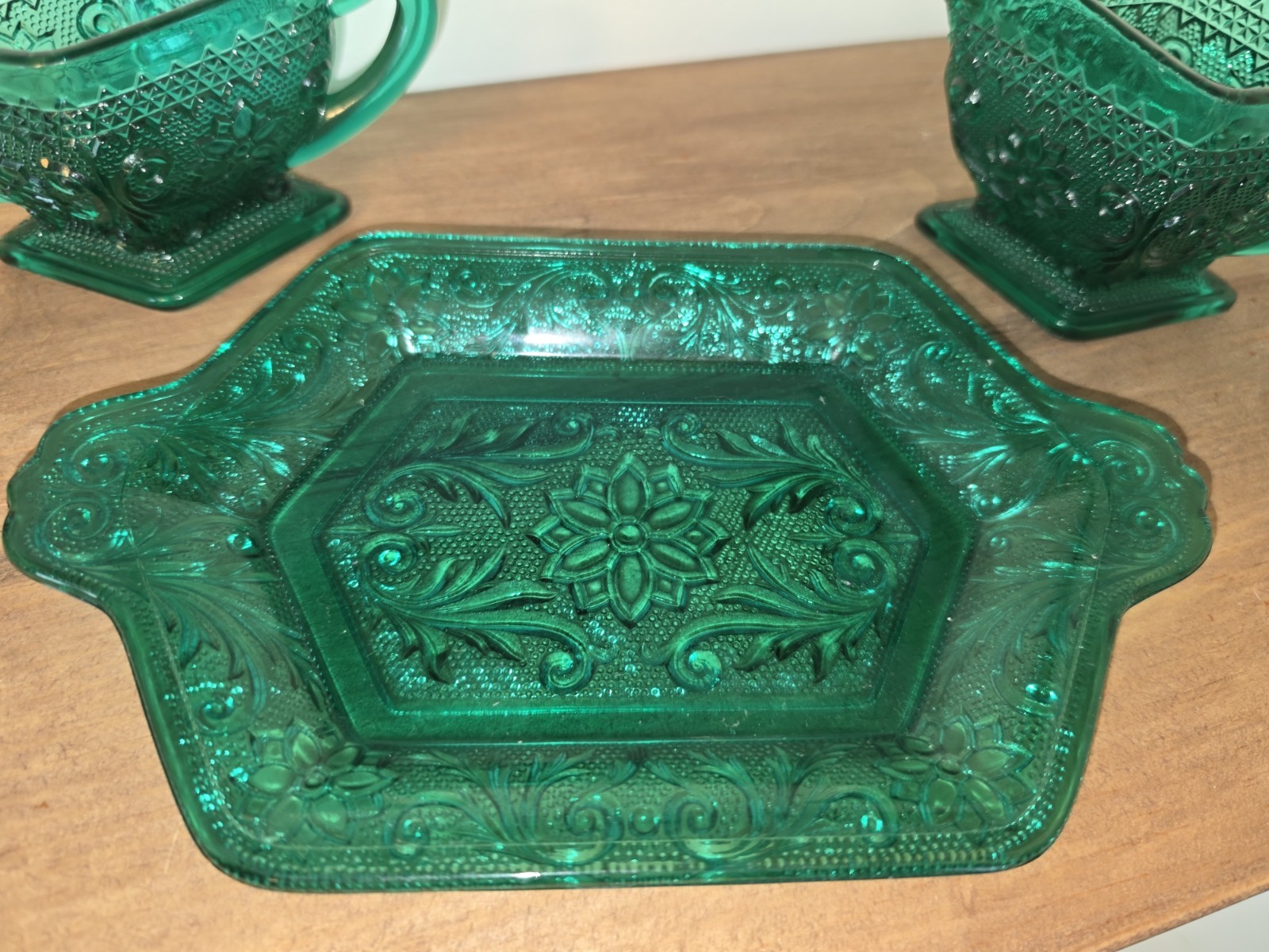 Vintage Tiara Sandwich Indiana Glass Emerald Green Creamer & Sugar Set With…