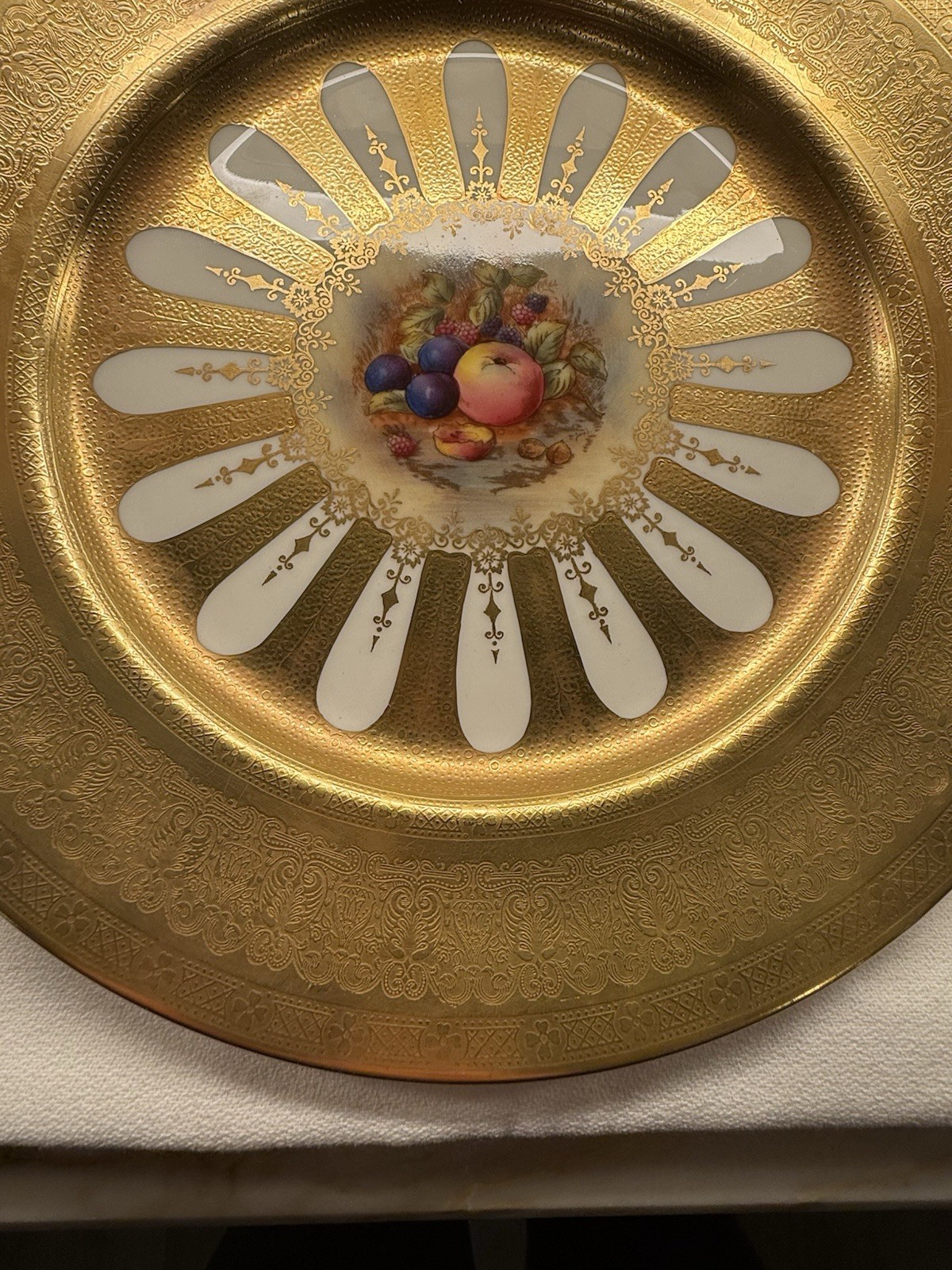 Vintage Aynsley Orchard Gold Bone China Dinner Plate Gold Encrusted 10.25″