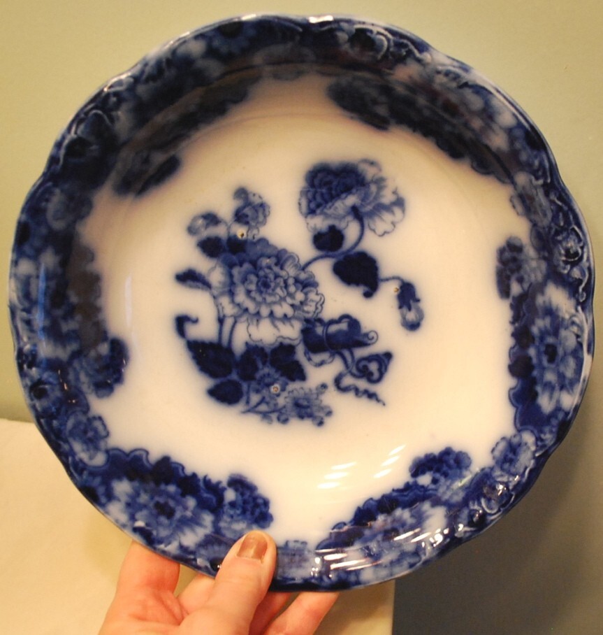 New Wharf Pottery Antique FLOW BLUE England CAMBRIDGE 9” Serving Bowl c. 1877