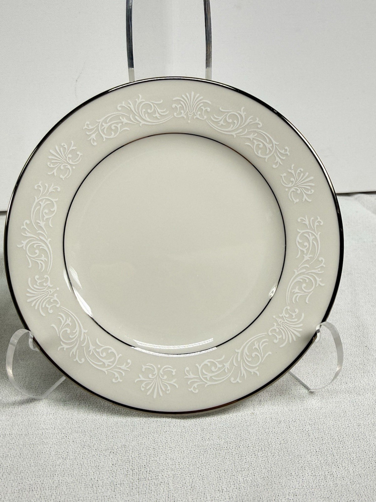 Noritake Ivory China Japan Marseille 7550 Bread & Butter Plates 6 1/4″ Set of 4