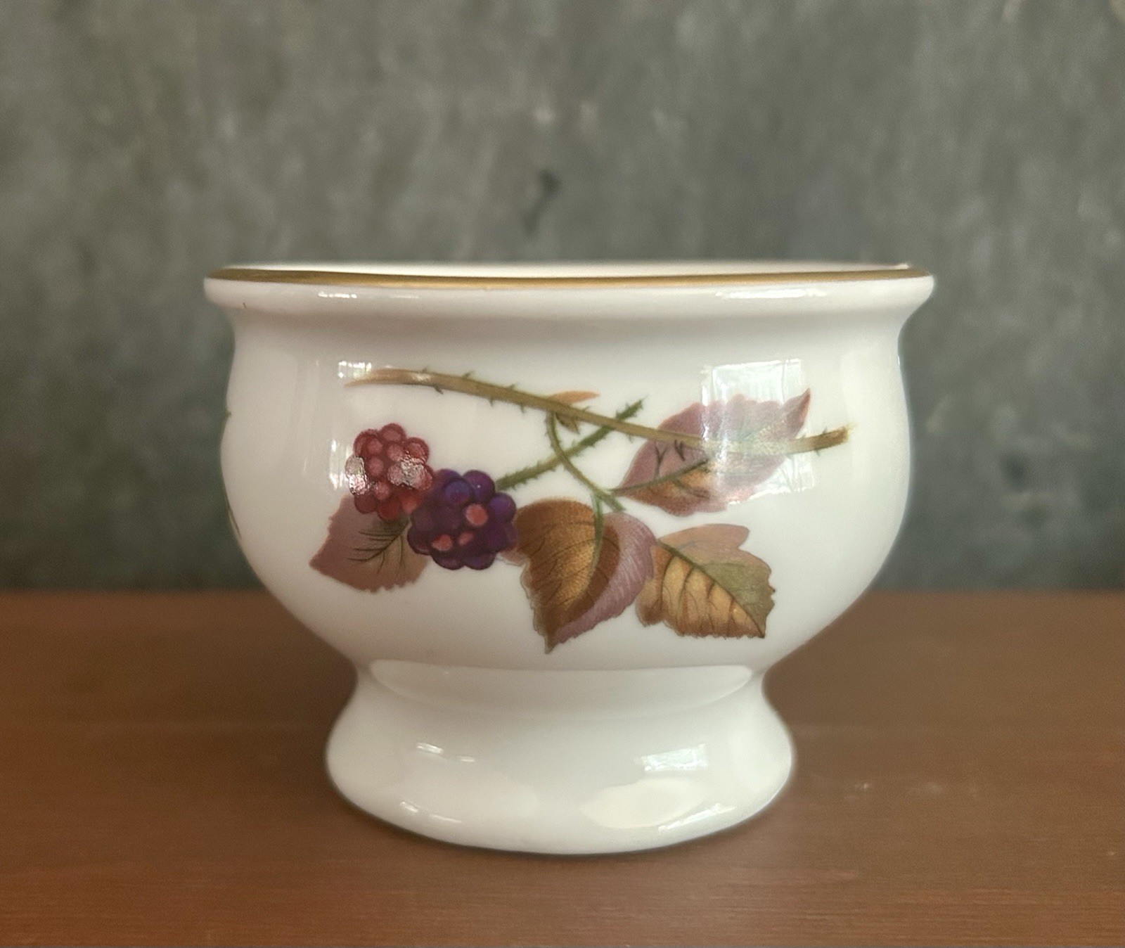 Royal Worcester Evesham Gold Pestle Bowl Porcelain Cherry Peach Blackberry 3.5″