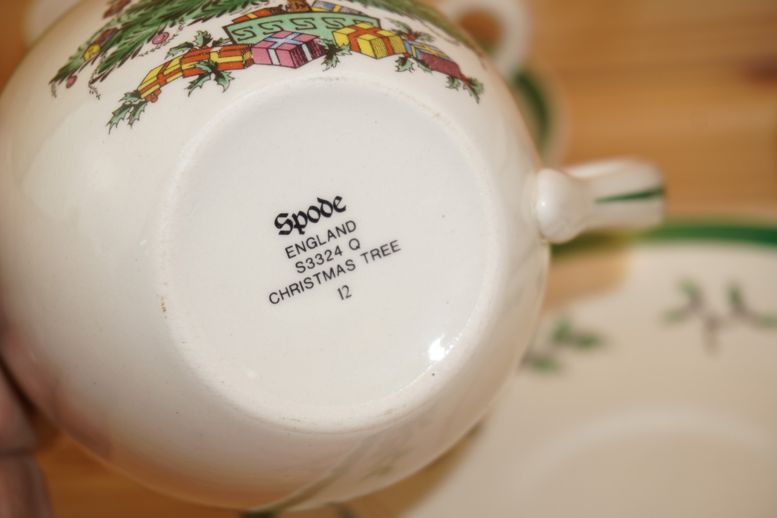 Spode Christmas Tree England 3 Cup & Saucer SETS (#4-6-29-2026) (B1)