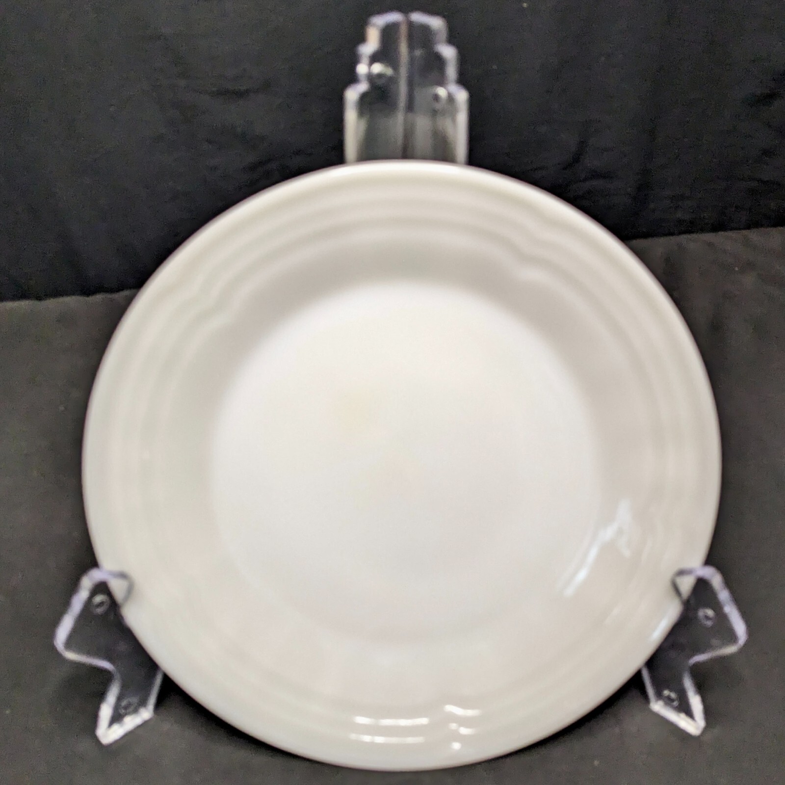 (1950-1959) Set of 2 Fire King White Milk Glass 9″ Dinner Plates