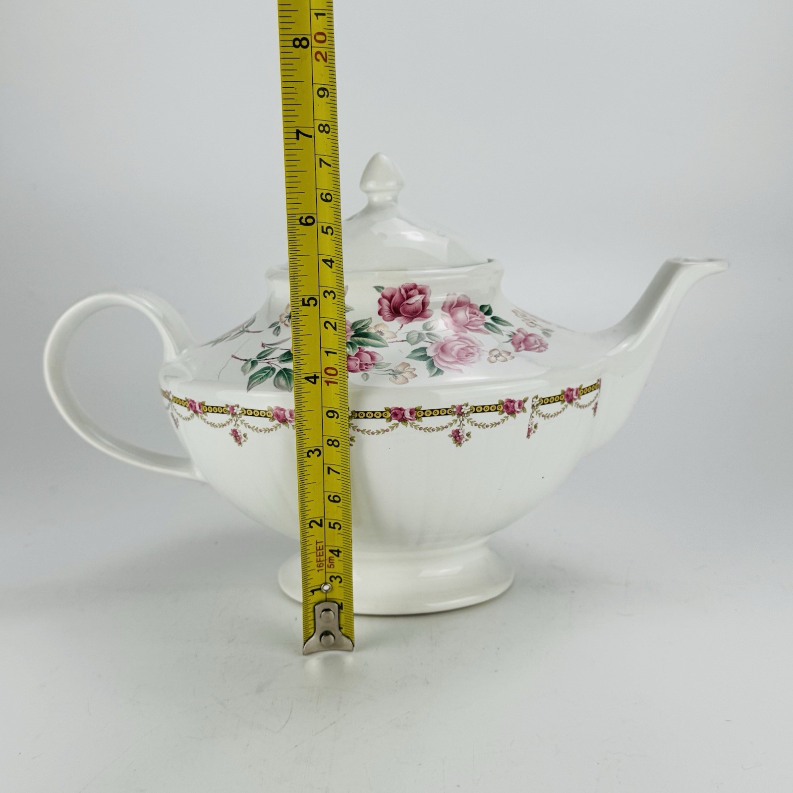 Vintage Arthur Wood & Son Teapot 6334 Pink Roses Staffordshire England 9.5””