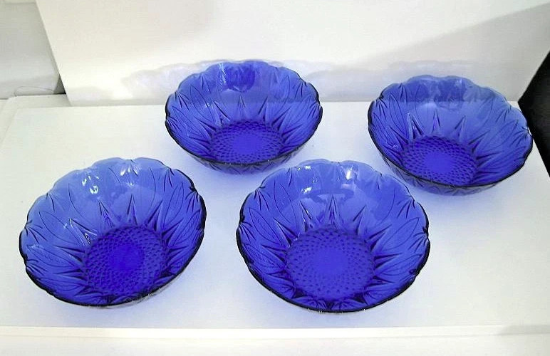 Set of 4 Pre Owned Avon Royal Sapphire Cobalt Blue 6 1/2″ Cereal Bowls