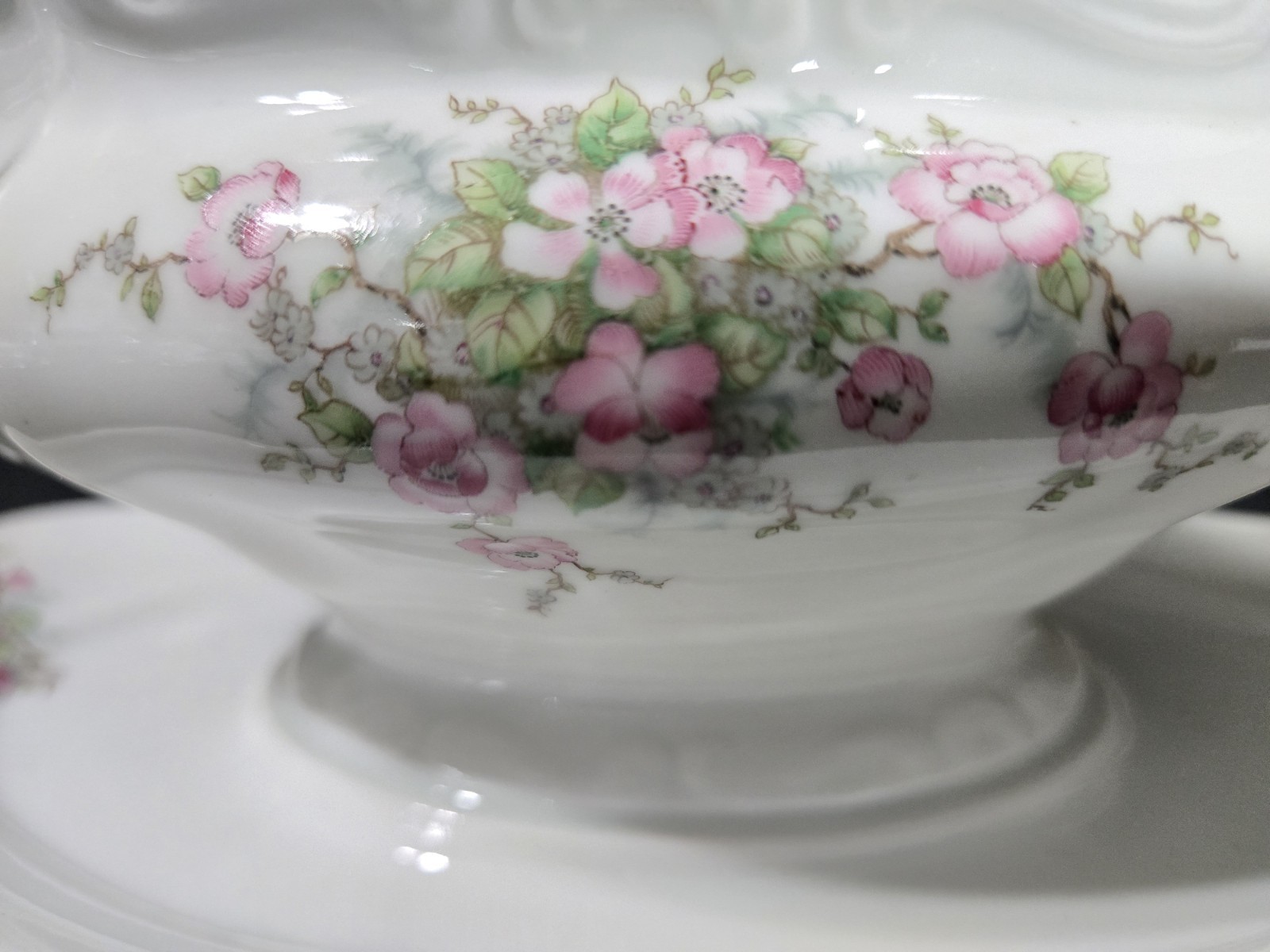 MINT Johann Haviland Bridal Rose Bavaria LG Gravy Boat/attached Underplate Roses