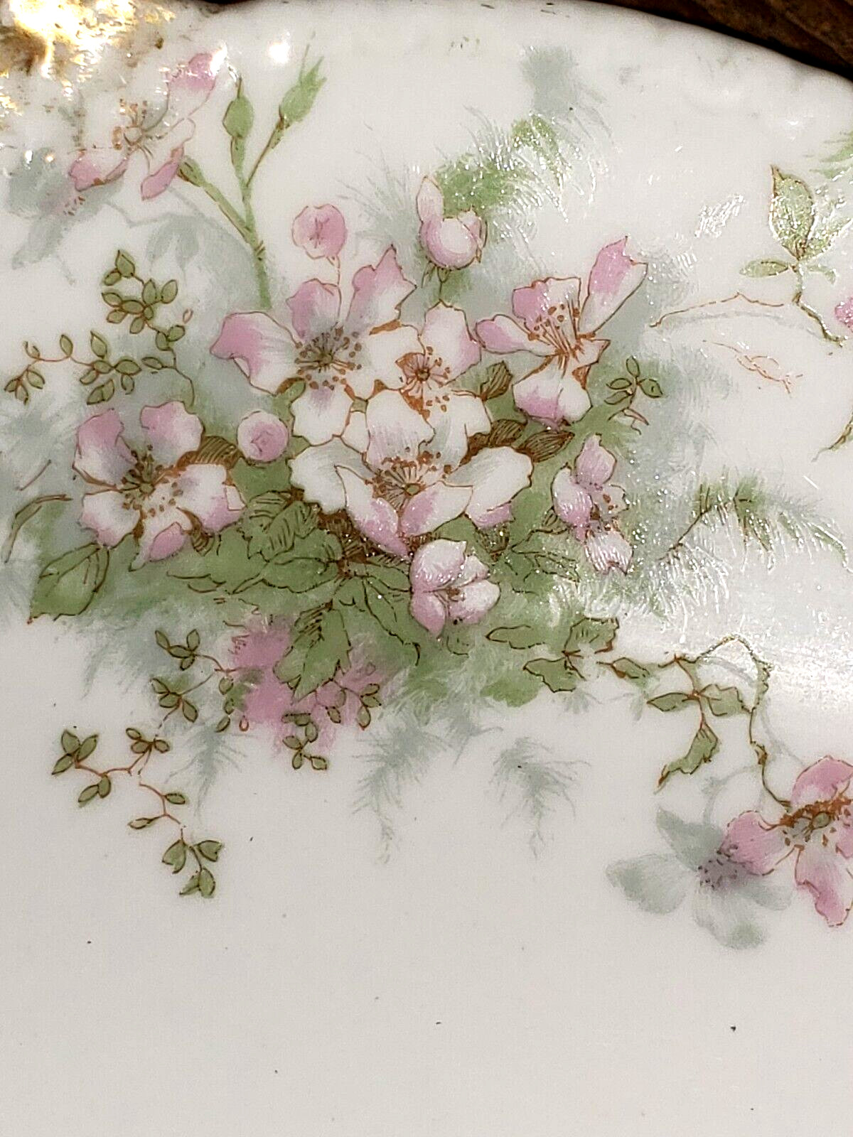 Theodore Haviland Limoges France Schleiger 146 APPLE BLOSSOM 20 1/2″ Flaw