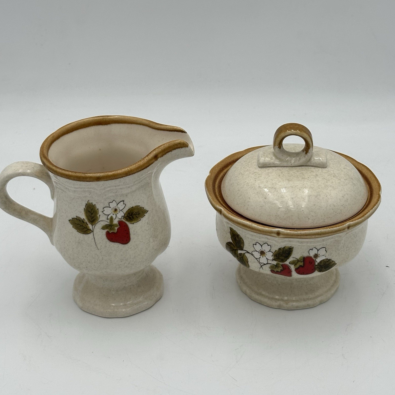 Mikasa Japan Strawberry Festival Creamer & Sugar Bowl Set w/lid