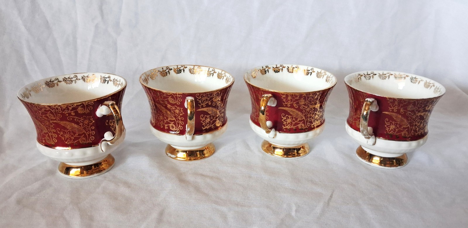 Elizabethan SOVEREIGN RED Footed Tea Cups & Saucers (Set of 4) Gold Gilt