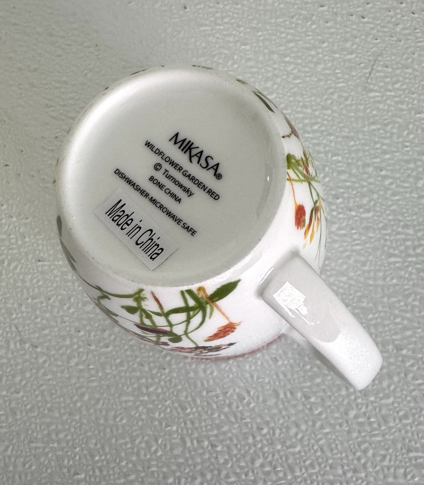 New Mikasa Wildflower Garden Red Set of 4 Cups Mugs Bone China 12 oz 4″ New