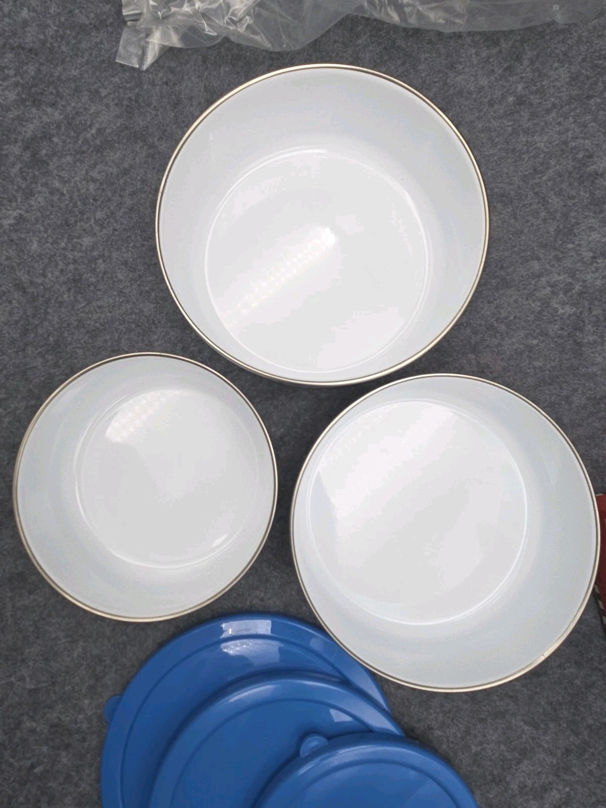 Corelle Hearts & Vines 6 Piece Bowl Set with Lids .75, 1.25, 1.75 Qt
