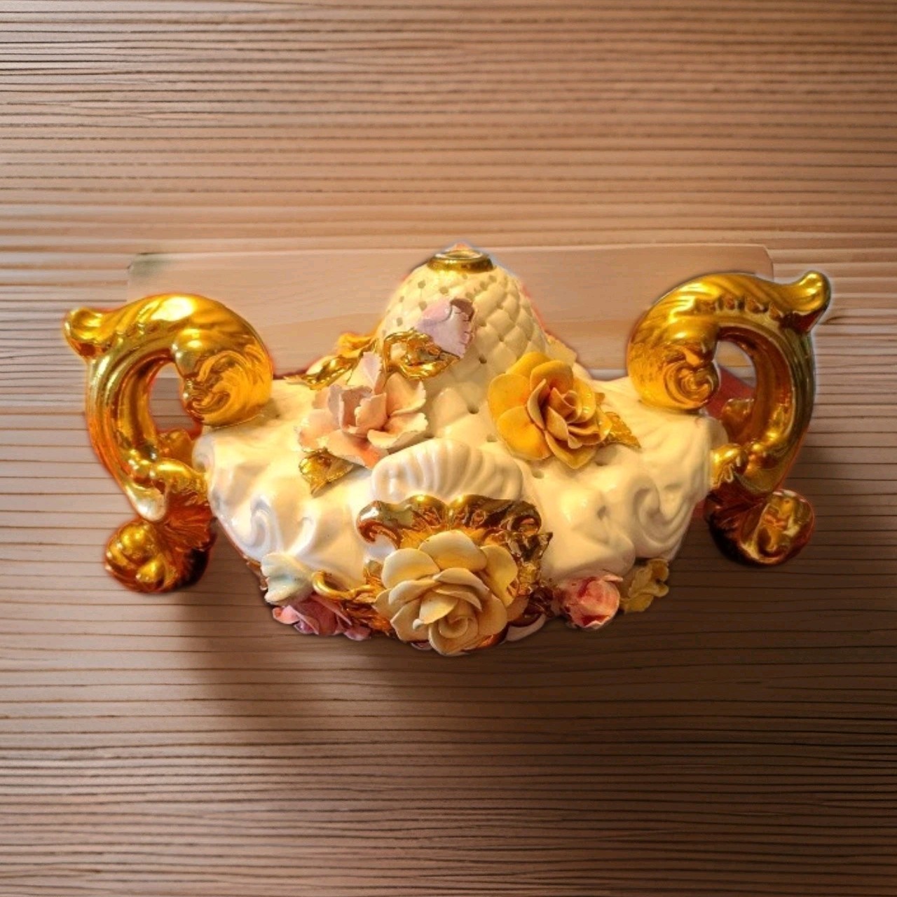 Capodimonte Style Centerpiece