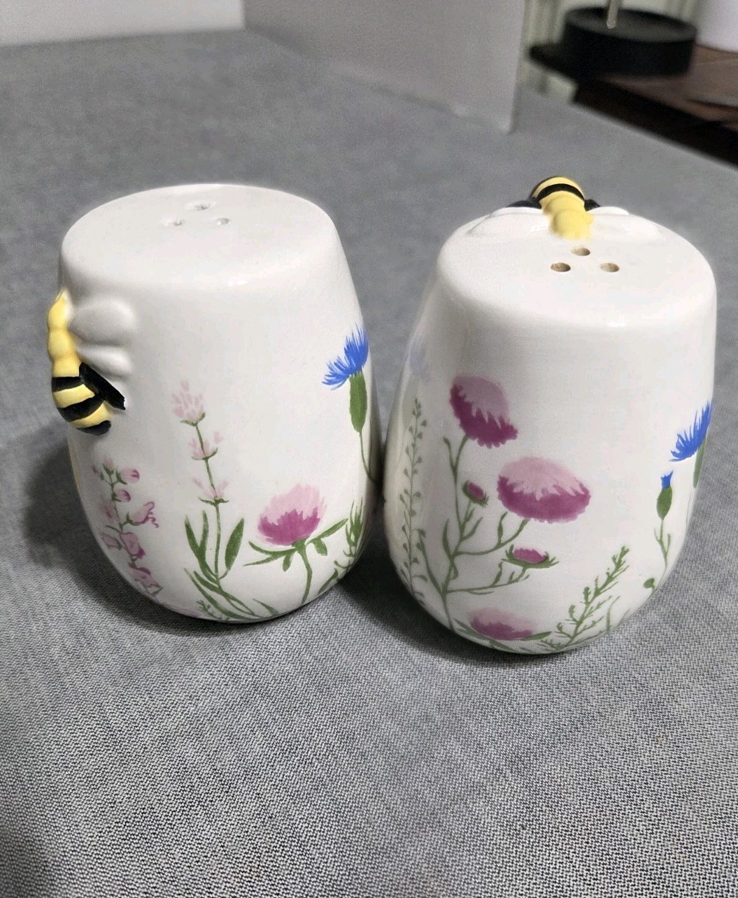 Set Of Floral Wild Flower And Honey Bees Salt And Pepper Shakers Ceramic