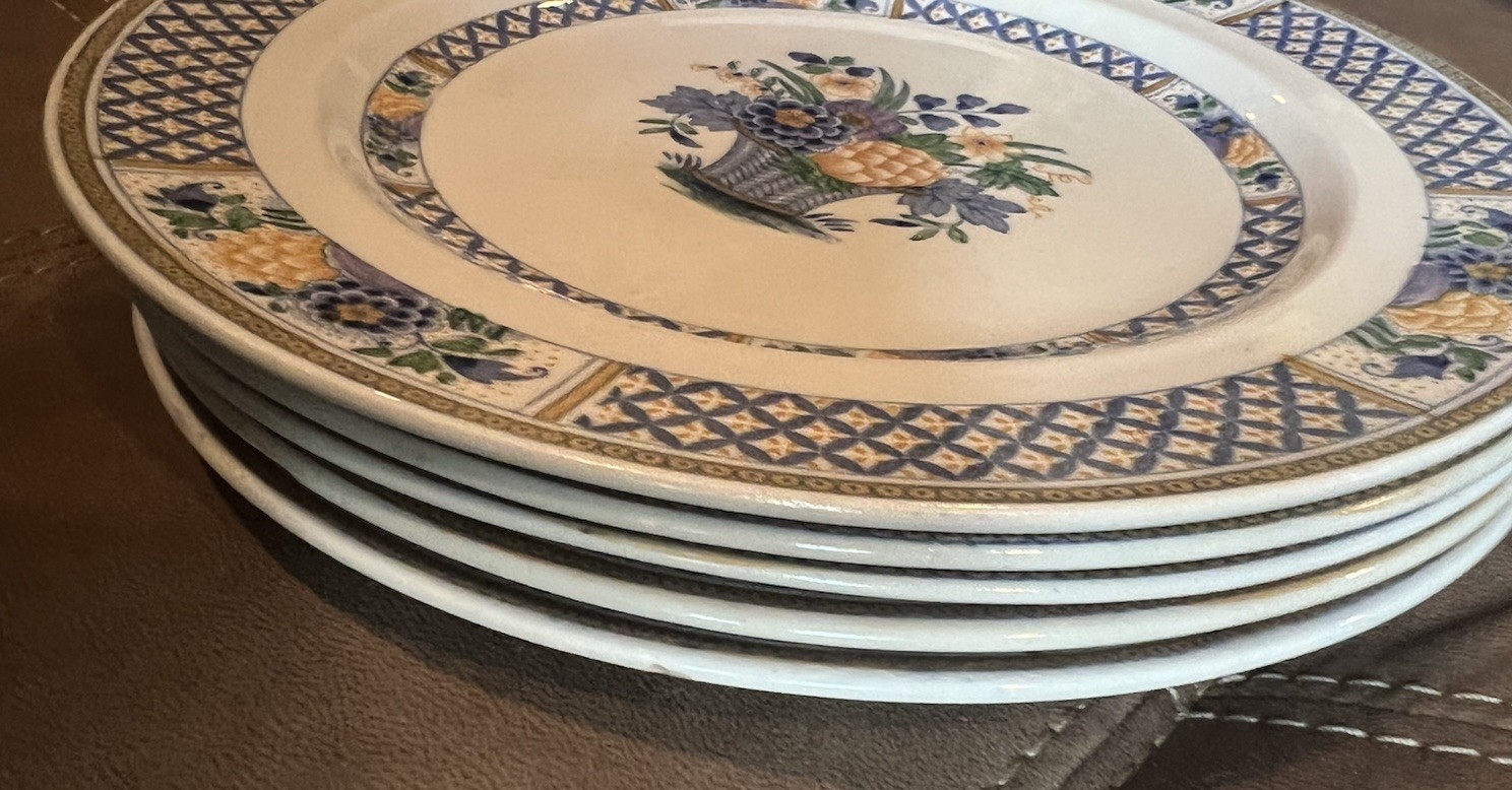 Vintage Set of 5 Pristine Booths Nankin 9″ Luncheon Plates w/ Basket Image