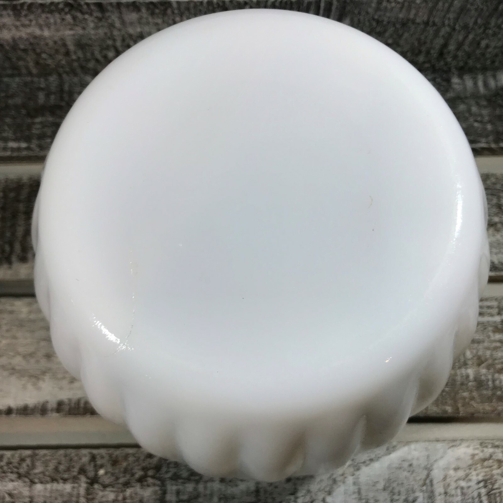 Vintage Milk Glass Vase Planter Scalloped Pinched Pleat Crimped Rim Ribbed Side