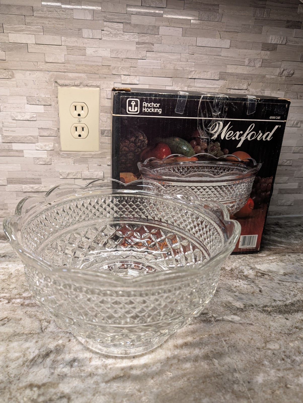 Wexford Anchor Hocking Fruit Bowl Footed 10″ Glass Center Piece Vtg W/Box USA