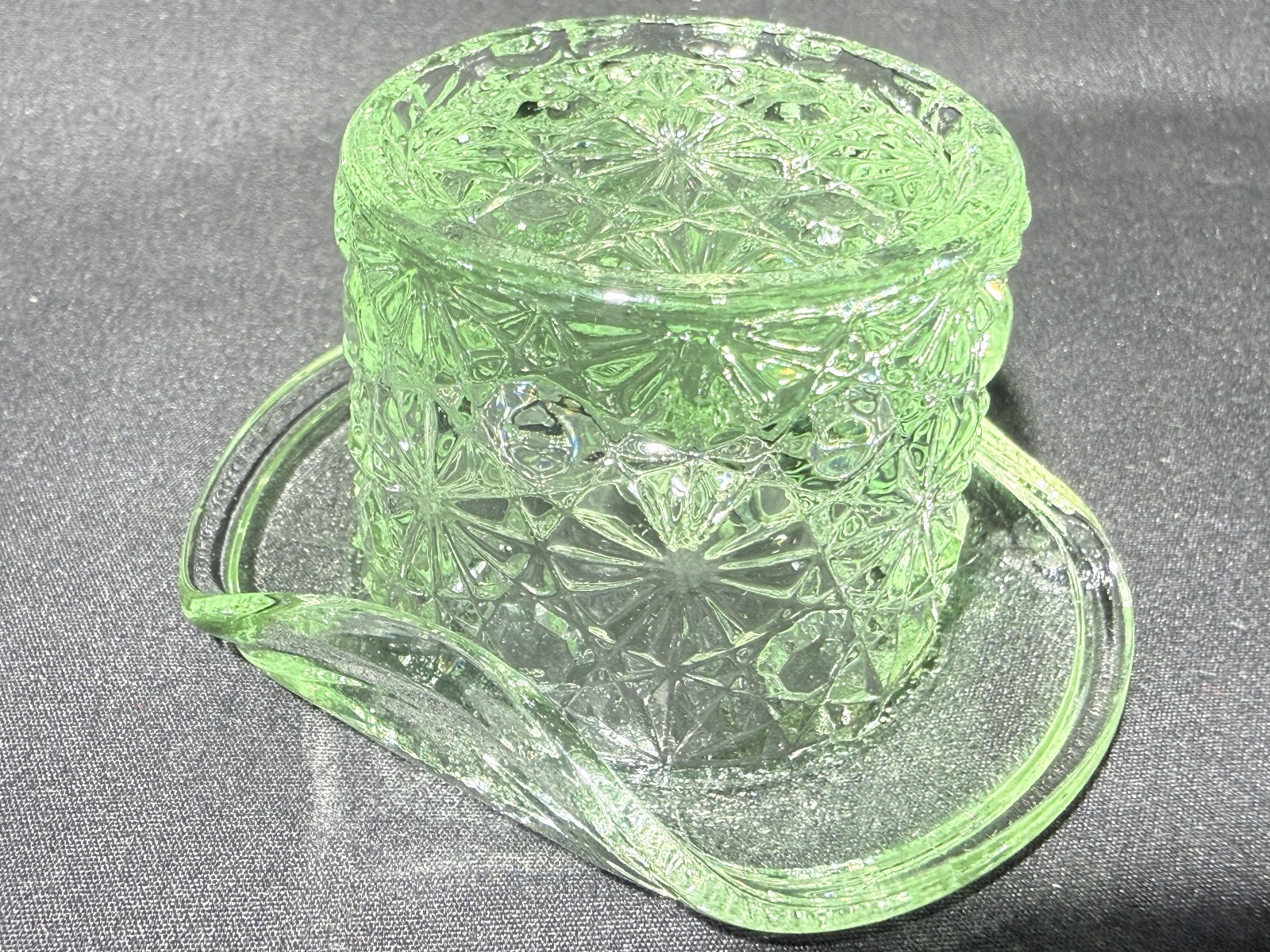 Green Vaseline glass uranium Daisy and button Top hat toothpick holder selenium