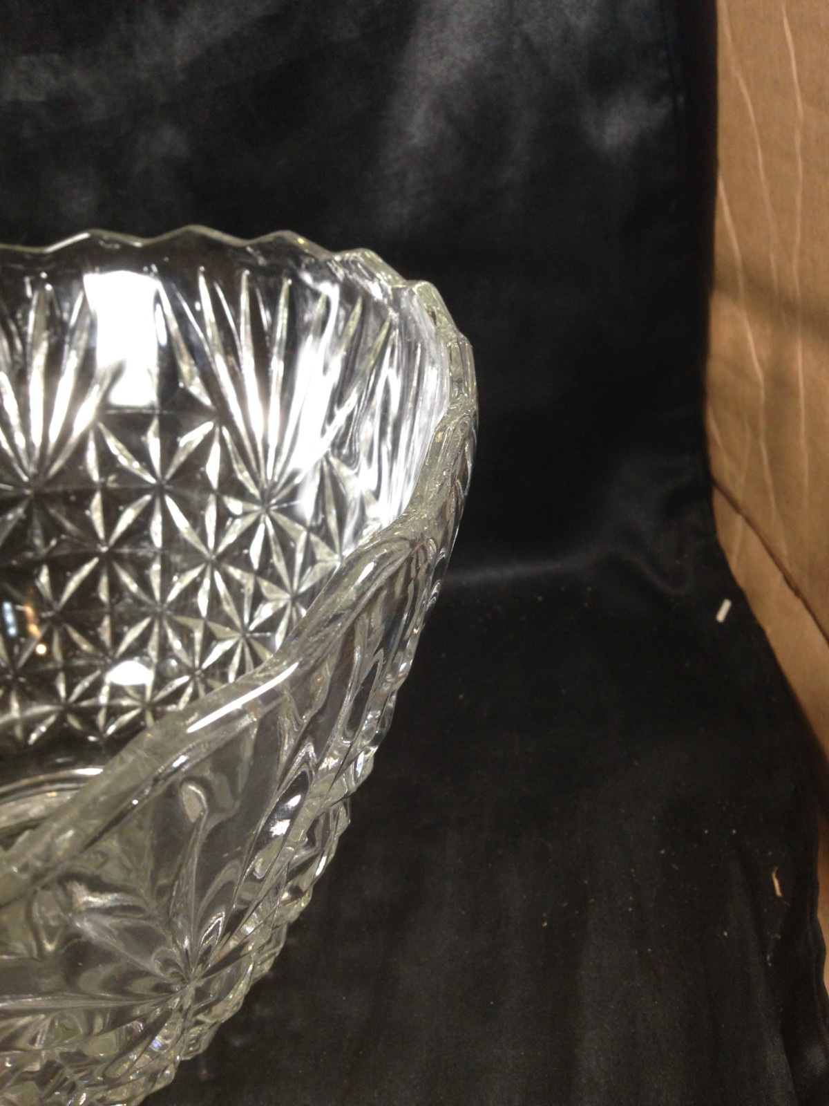 Vintage 1970s Anchor Hocking Arlington Clear Glass Punch Bowl 12″ x 6.25″