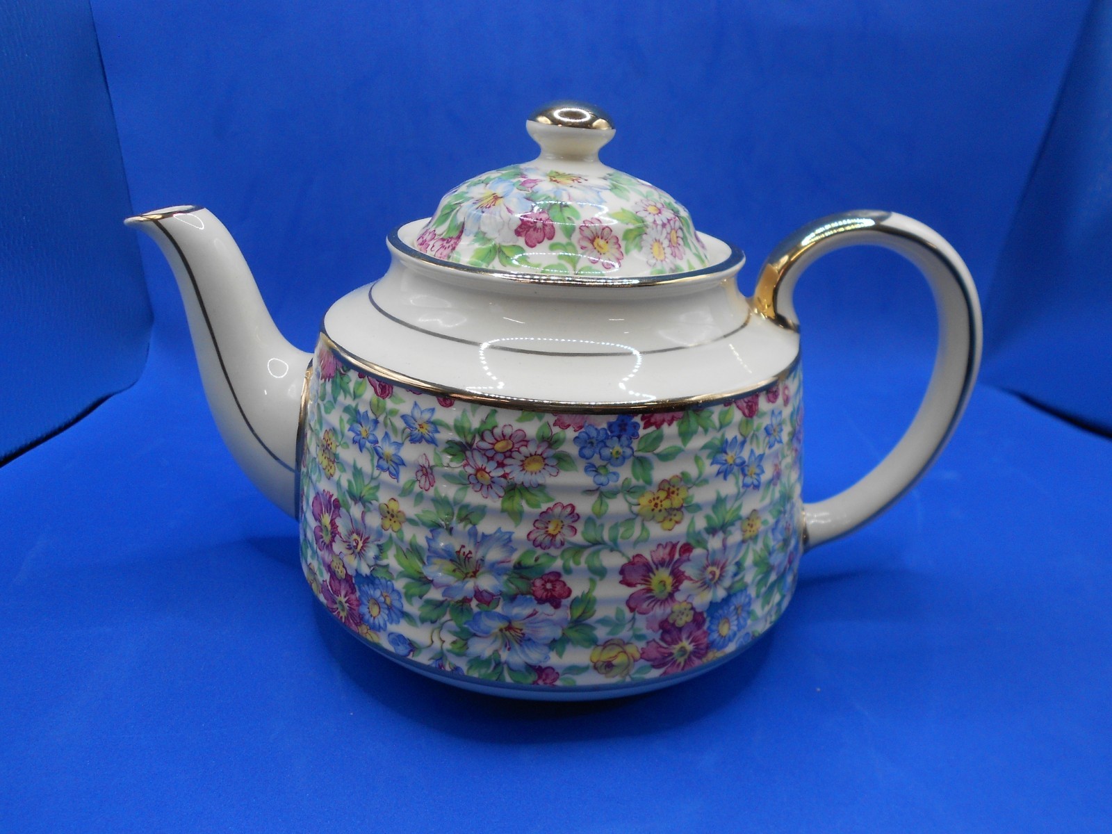 Sadler Floral Chintz Teapot Gold Trim 5 1/2 inches high England