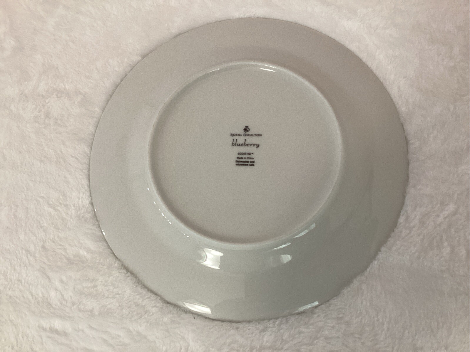 Blueberry by Royal Doulton Crafted in England Dinnerware Set of 15 Pieces