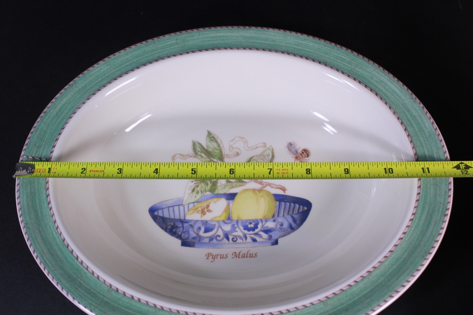 Wedgwood Sarah’s Garden Pyrus Malus Oval Serving Bowl **See Seller Sescription