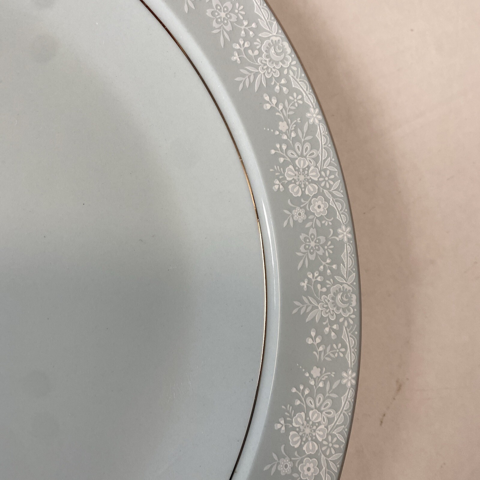 Noritake Fidelity Dinner Plate Baby Blue Floral Pattern With Gold Trim 10.5”