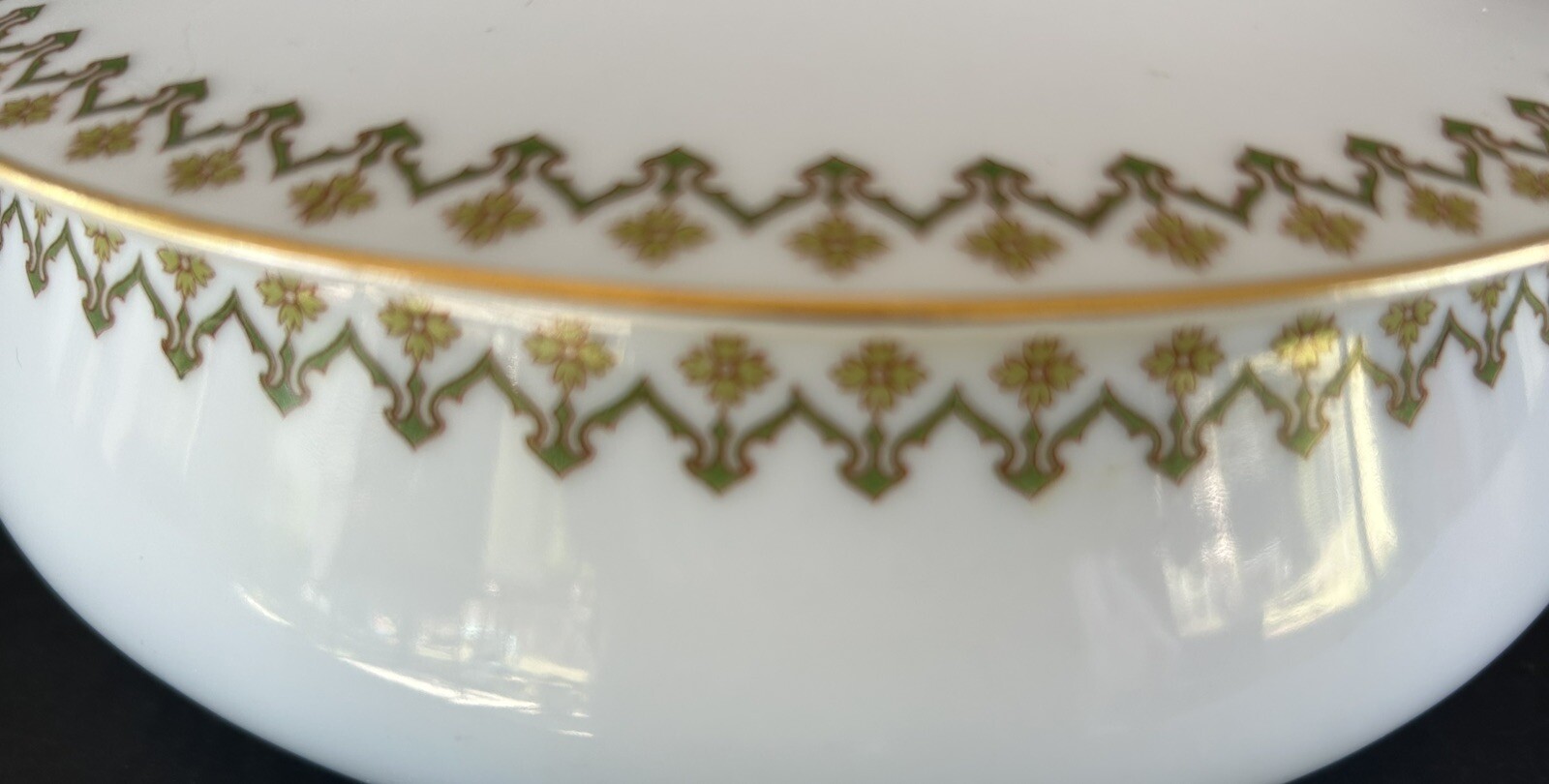 Haviland Limoges Round Covered Vegetable Dish Schleiger 570