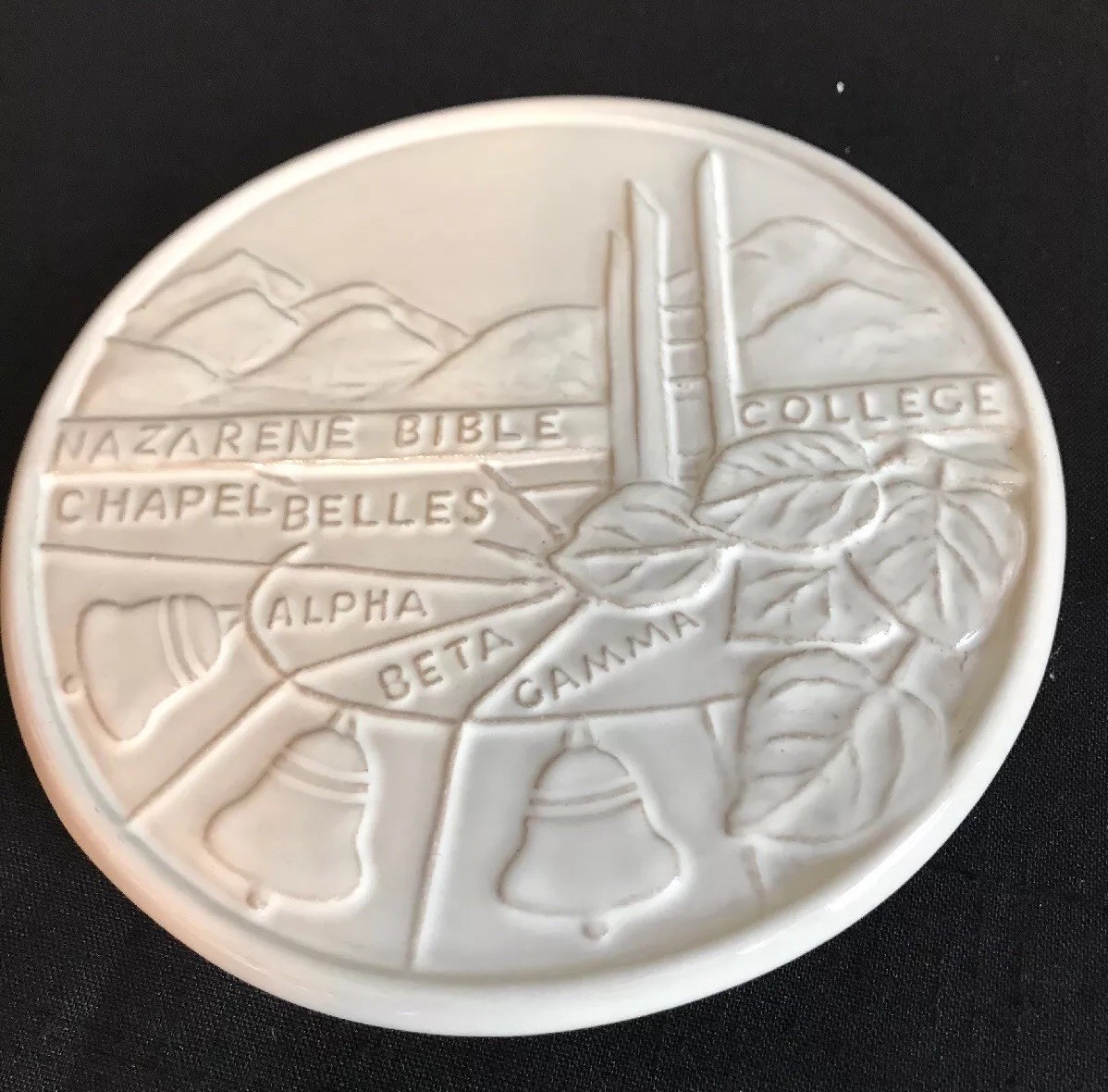 Frankoma Nazarene Alpha Beta Gamma Chapel Belles Trivet Wall Plaque~White Sands